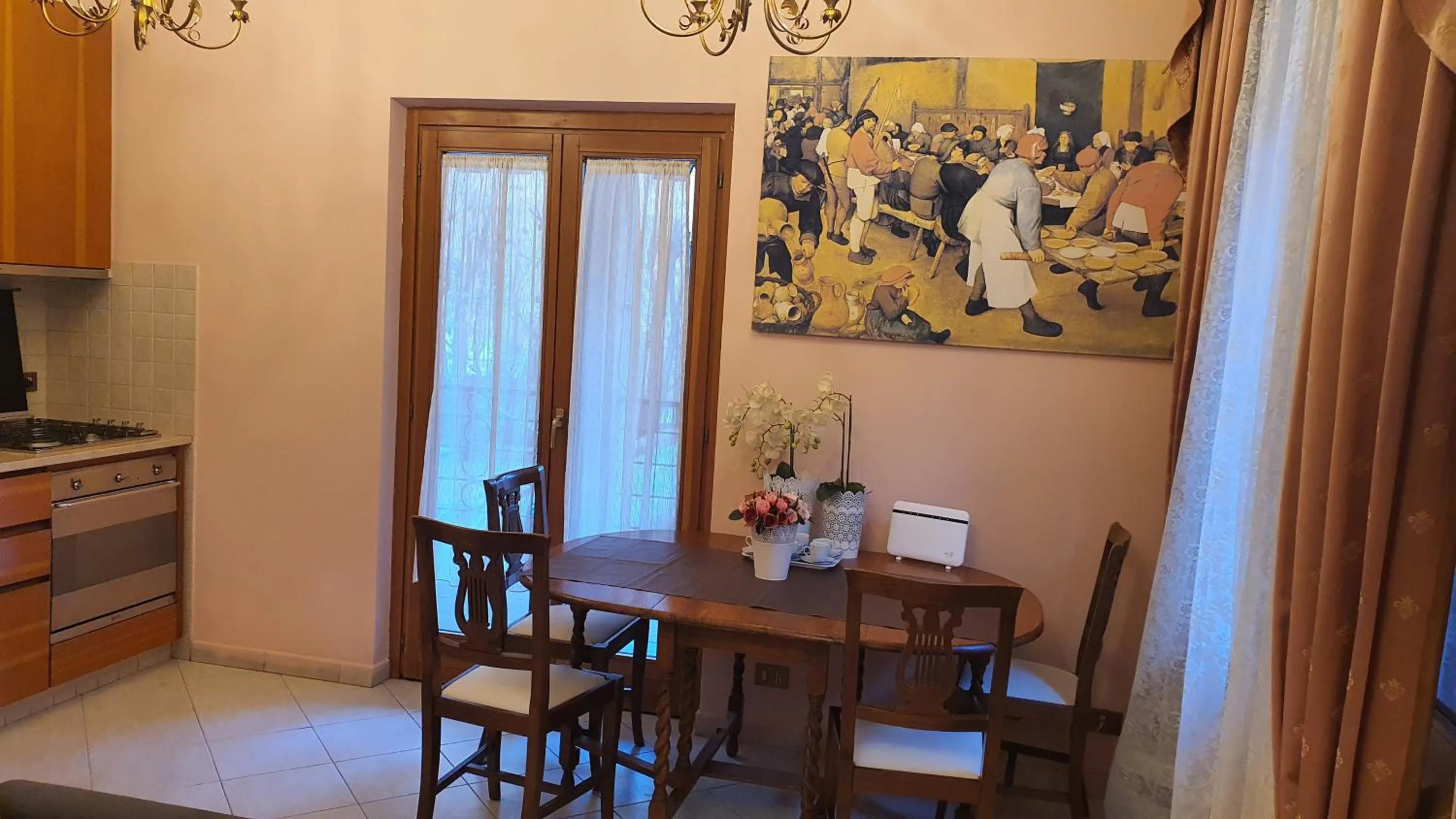 Communal lounge/ TV room in Impero Vaticano San Pietro