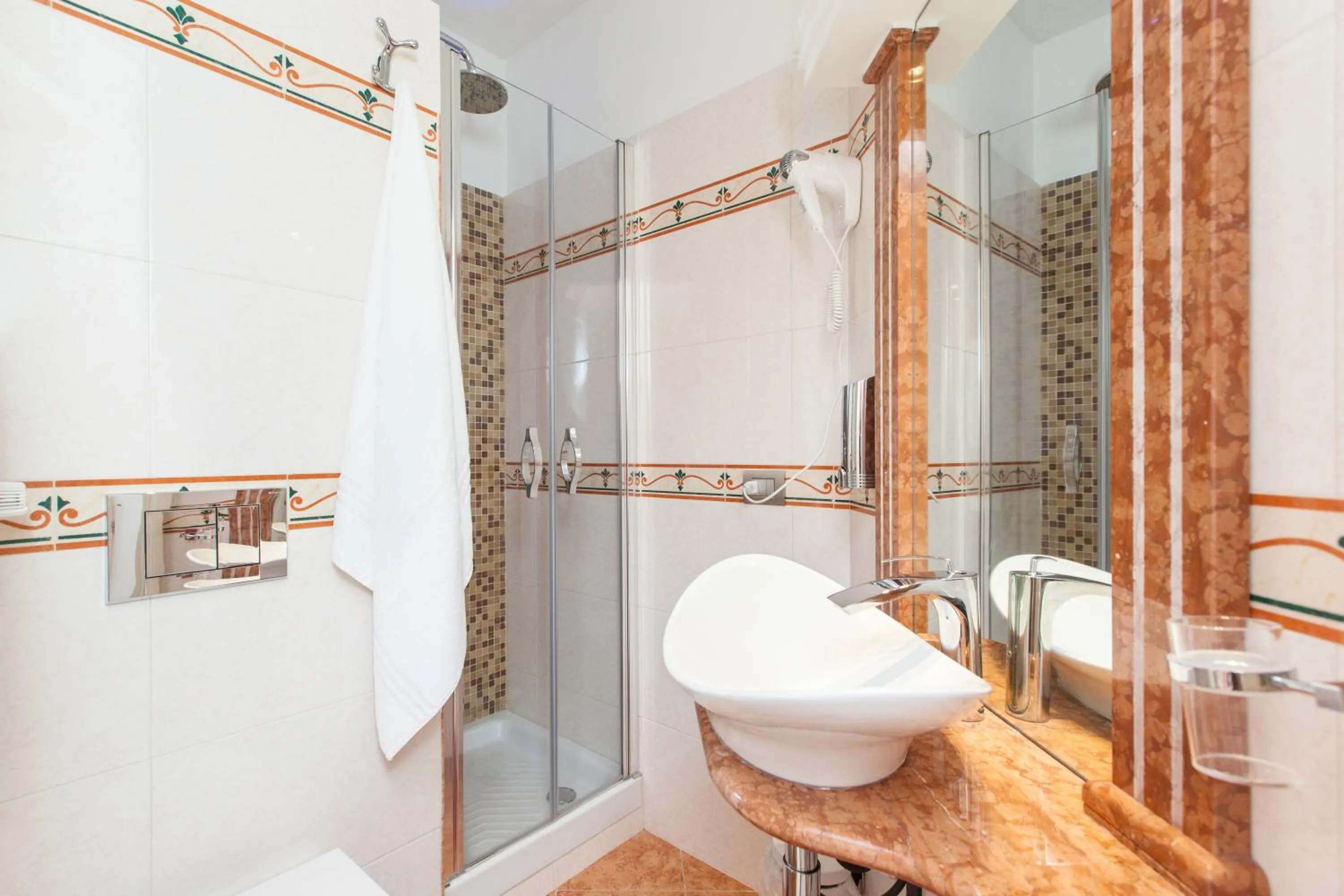 Bathroom in Impero Vaticano San Pietro