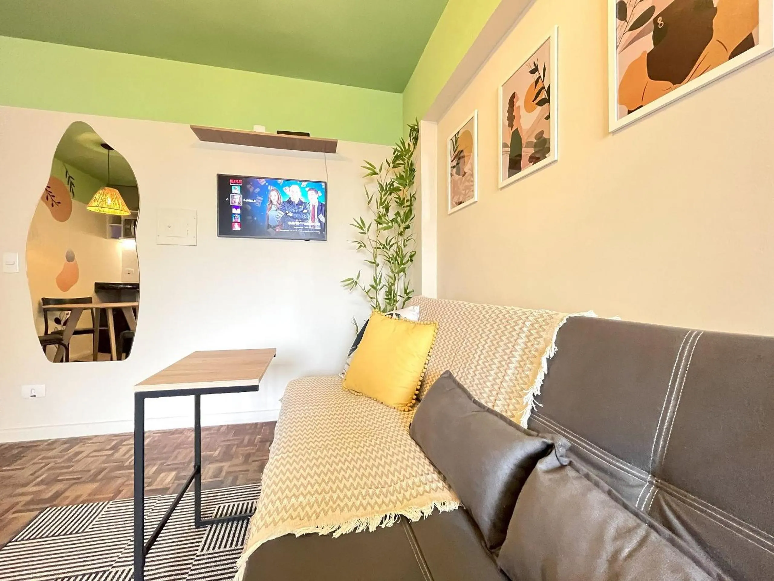 Living room in Excelente apartamento no centro de Curitiba