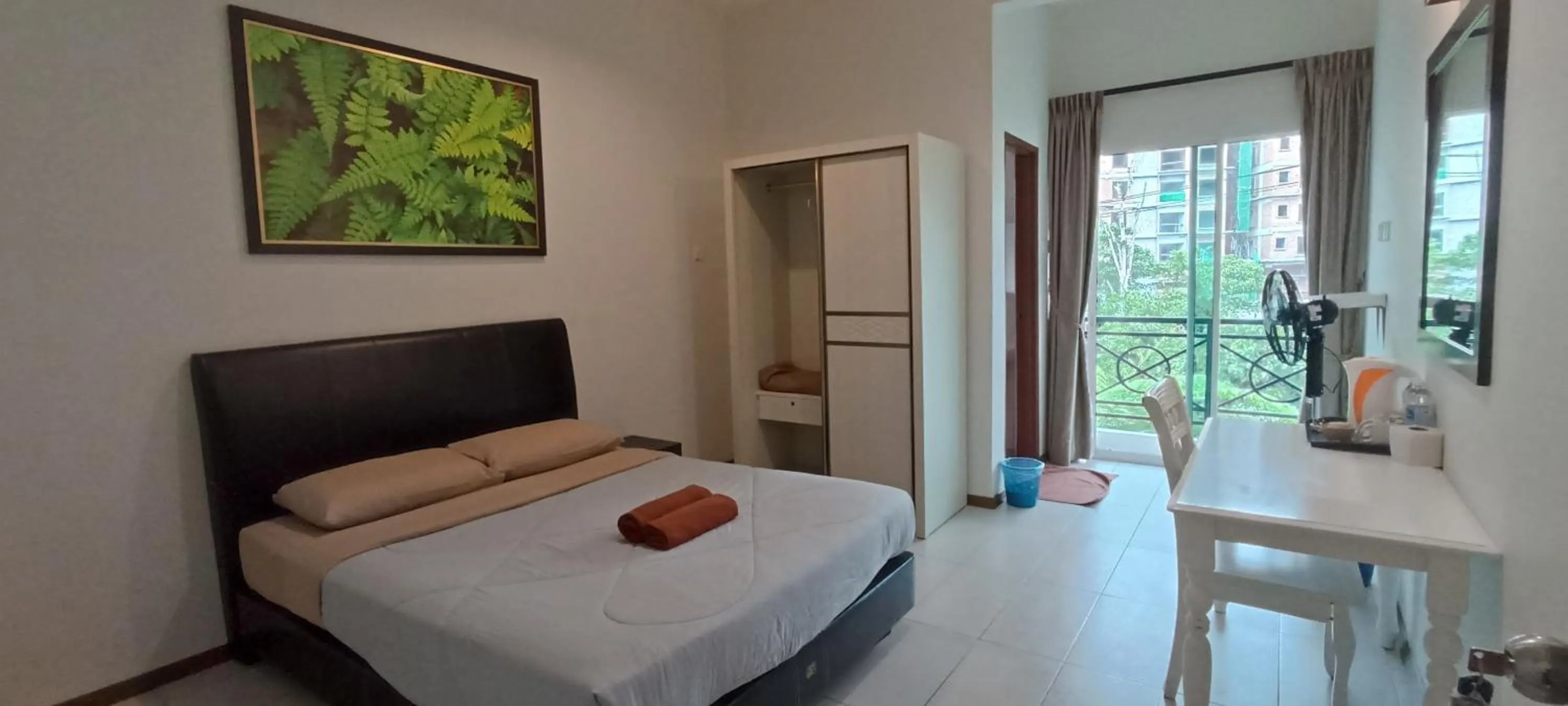 Bed in Rovers Inn Guesthouse - Age 11 And Above Only