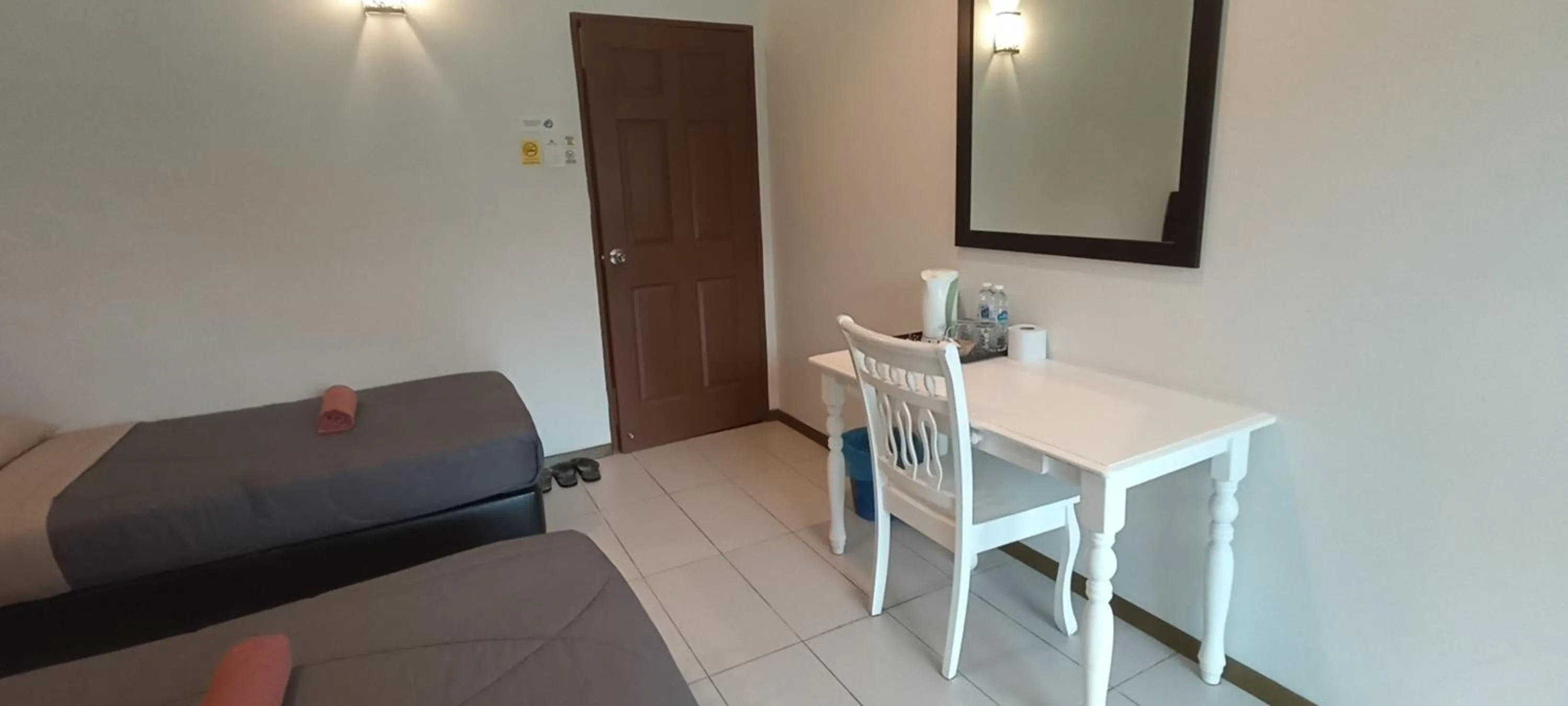 Photo of the whole room in Rovers Inn Guesthouse - Age 11 And Above Only