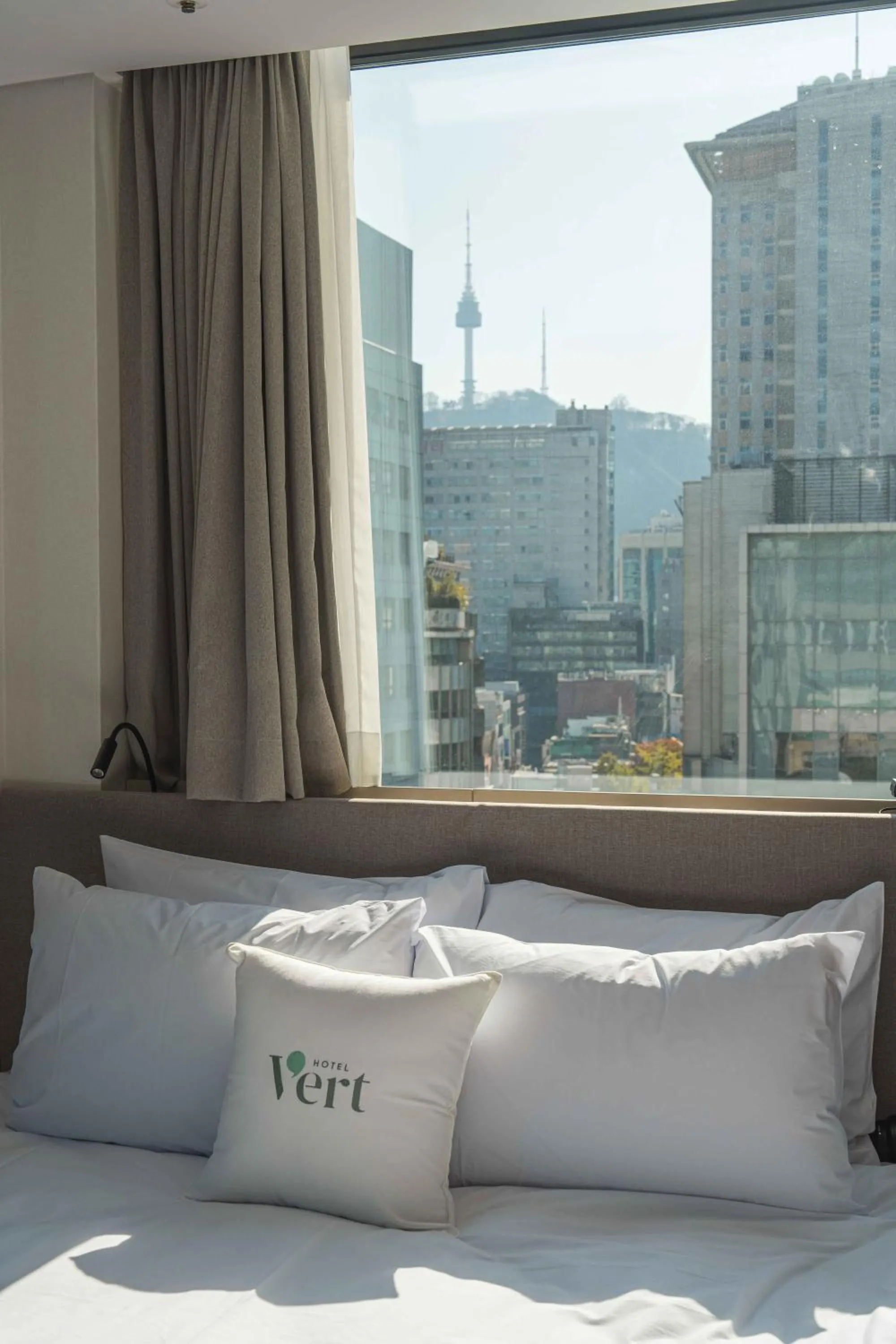 City view, Bed in Hotel Vert