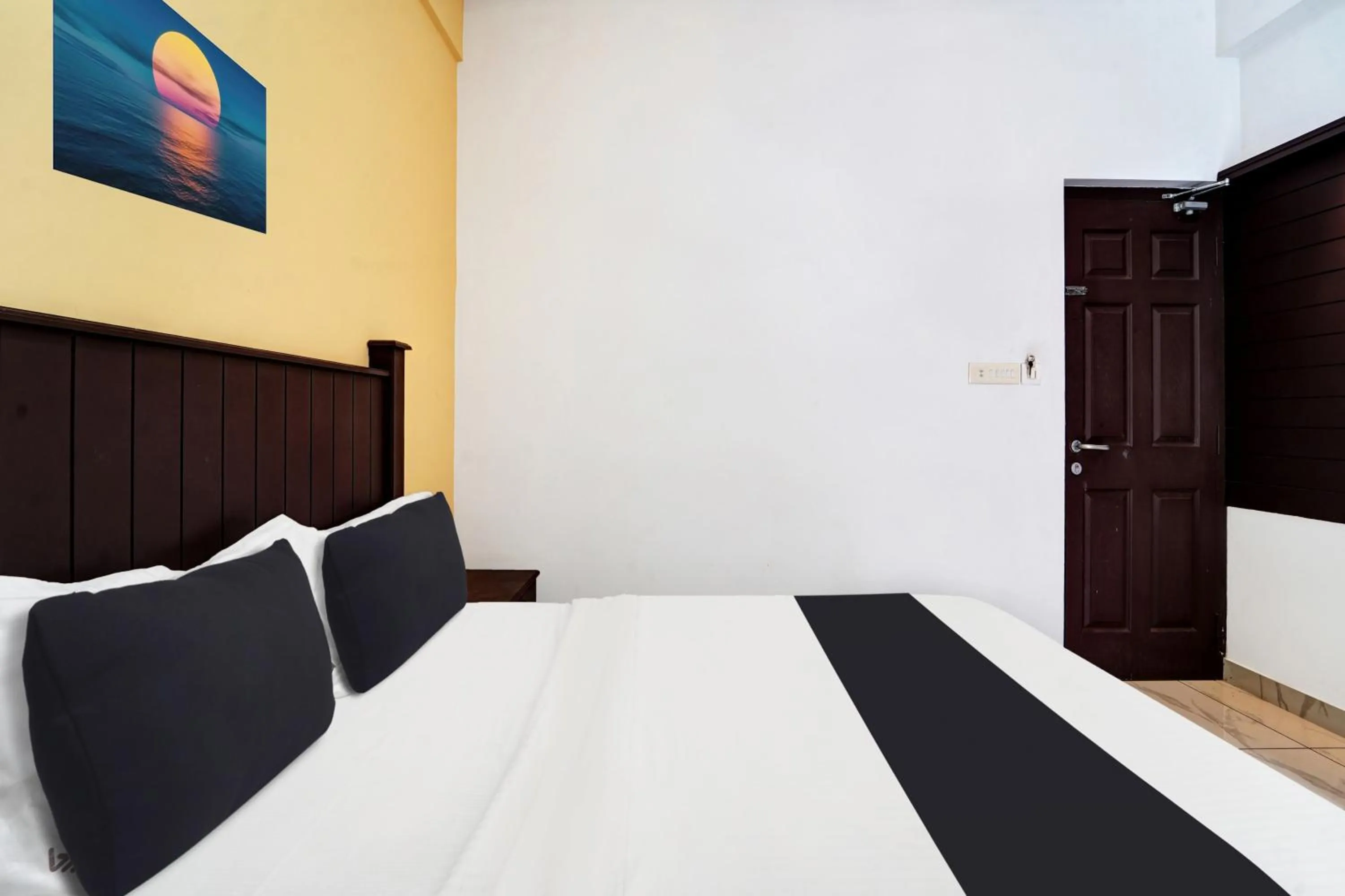 Bed in Collection O Calvathy Road Near Fort Kochi