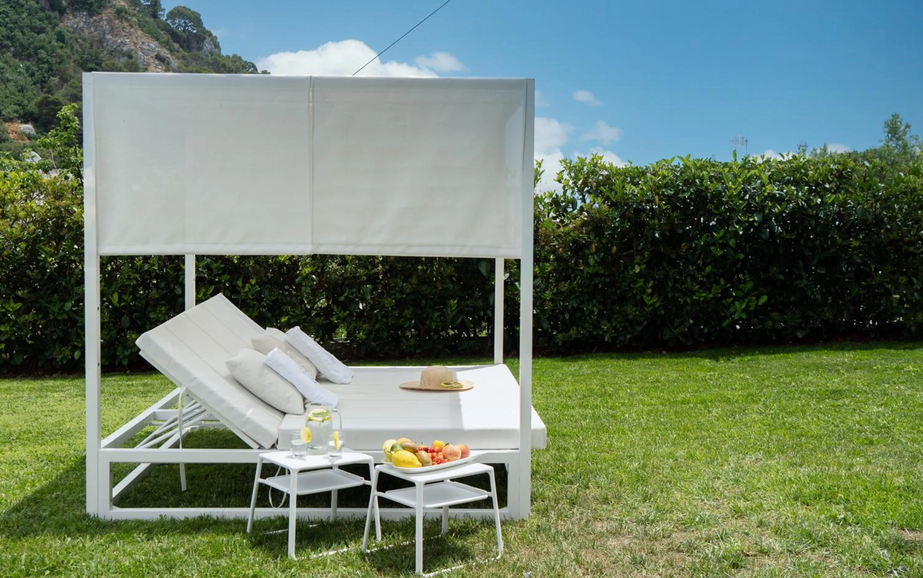 sunbed in Villa La Pergola Capri