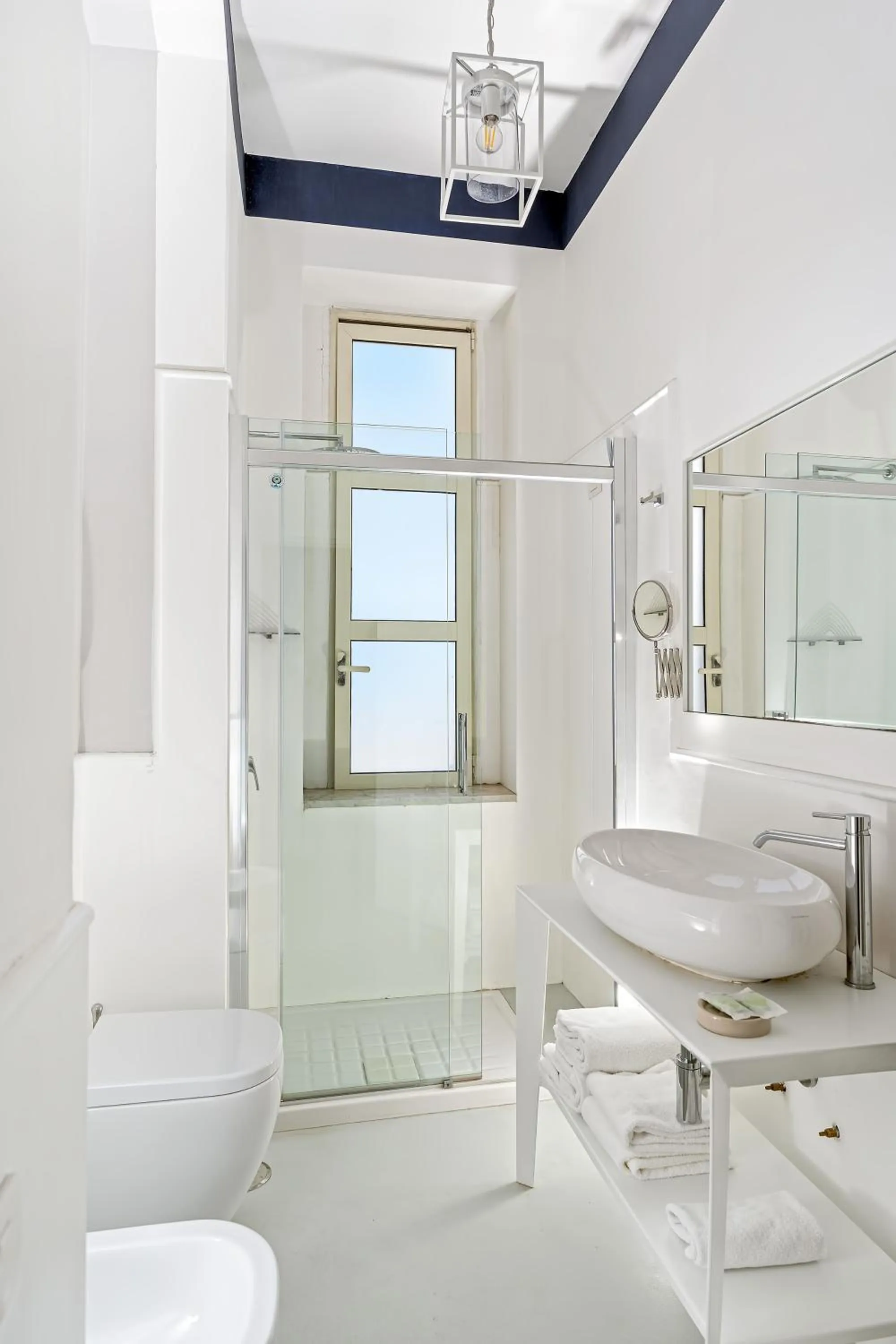 Bathroom in Villa La Pergola Capri