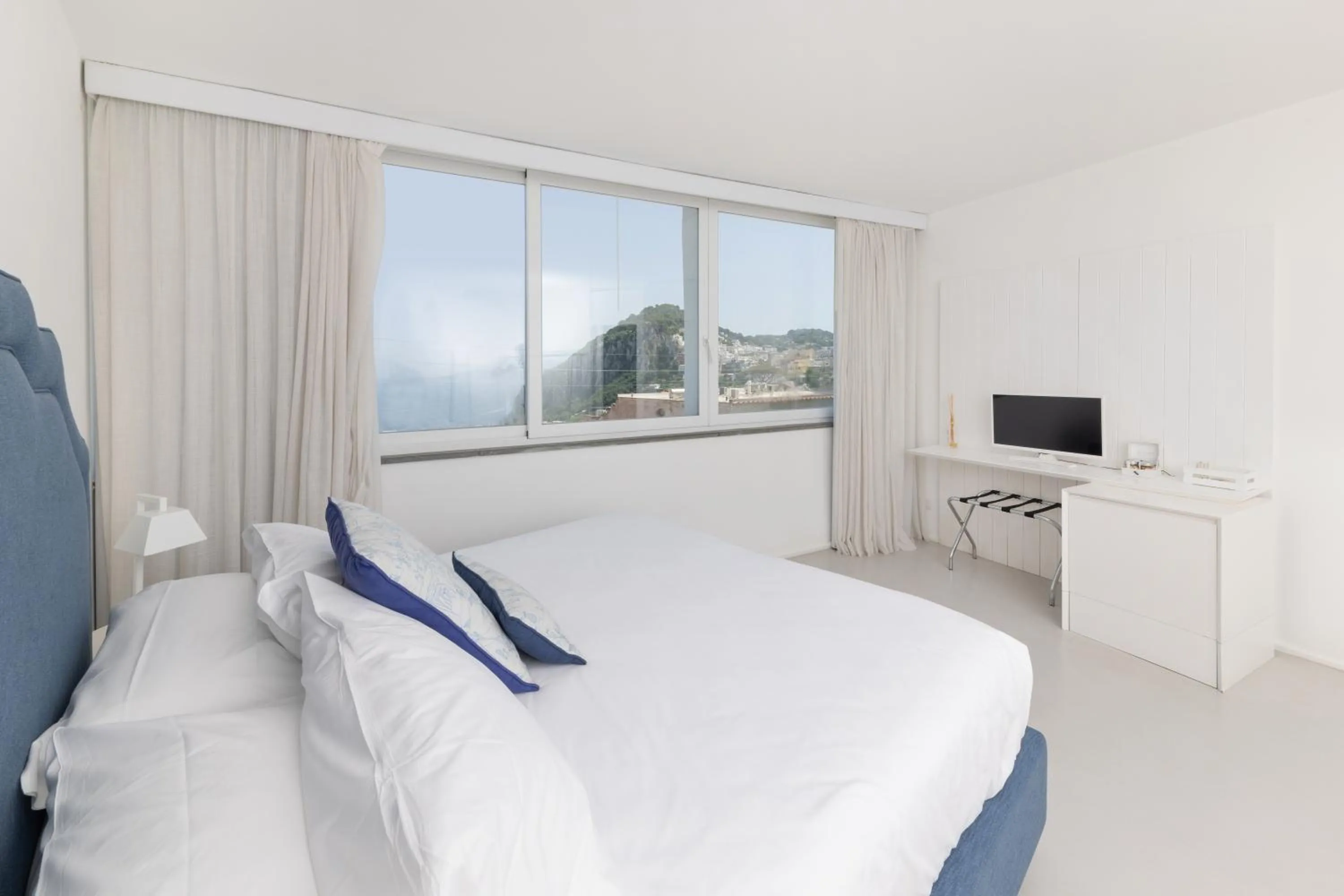 Bedroom in Villa La Pergola Capri