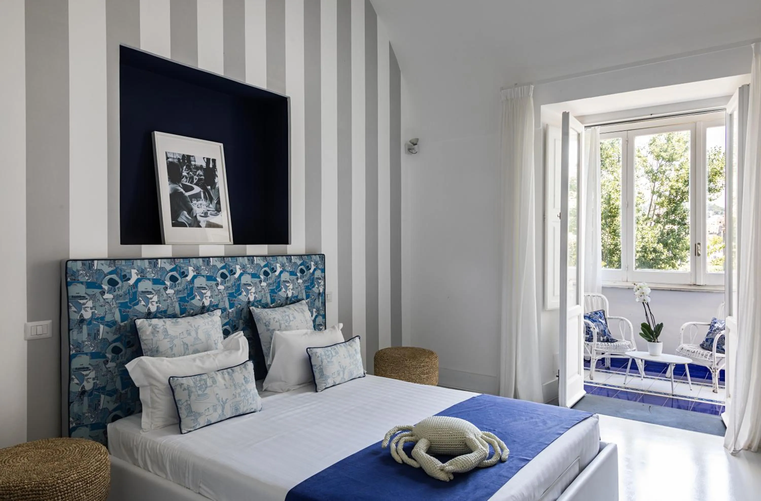 Bedroom in Villa La Pergola Capri