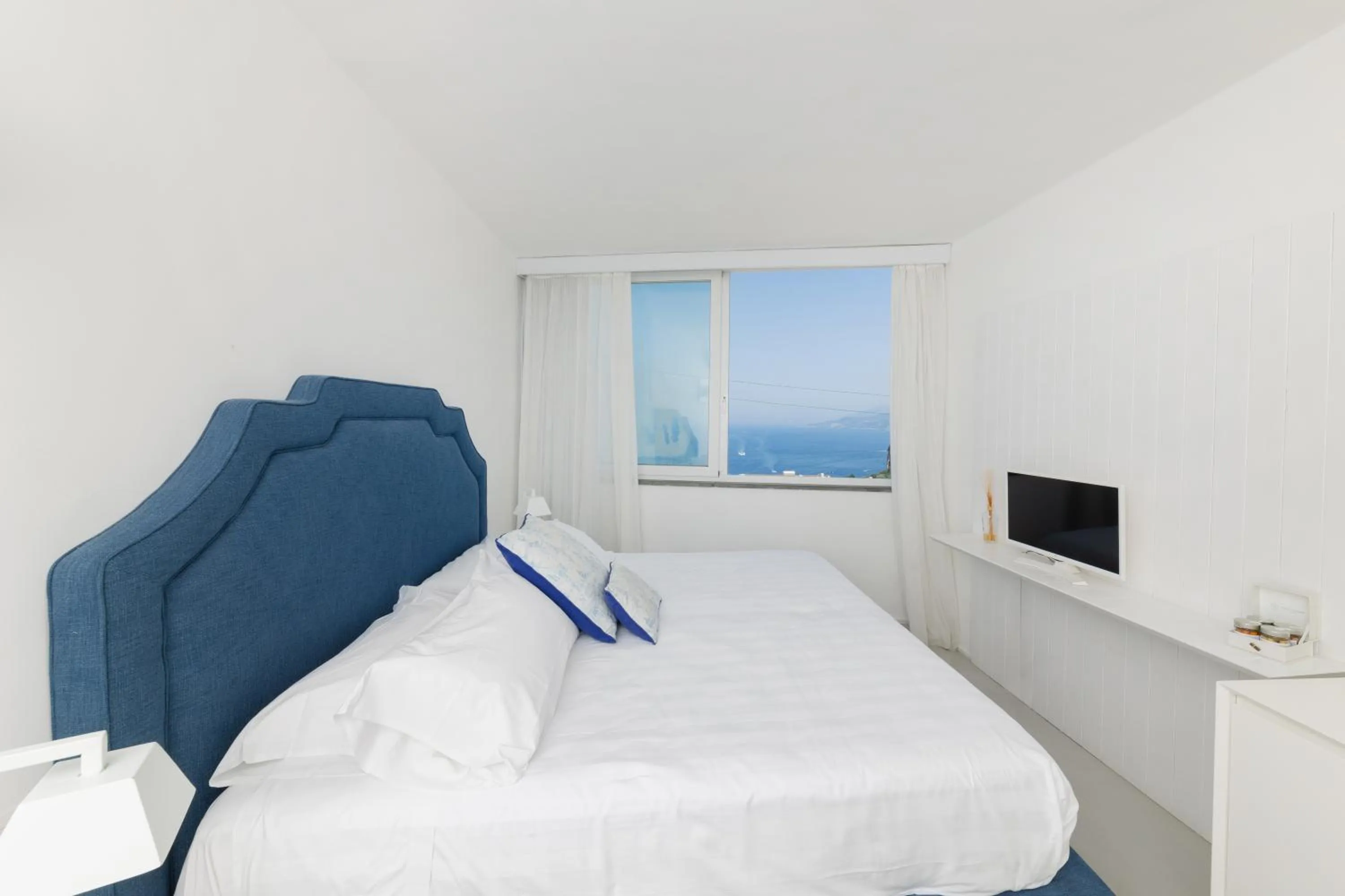 Bedroom in Villa La Pergola Capri