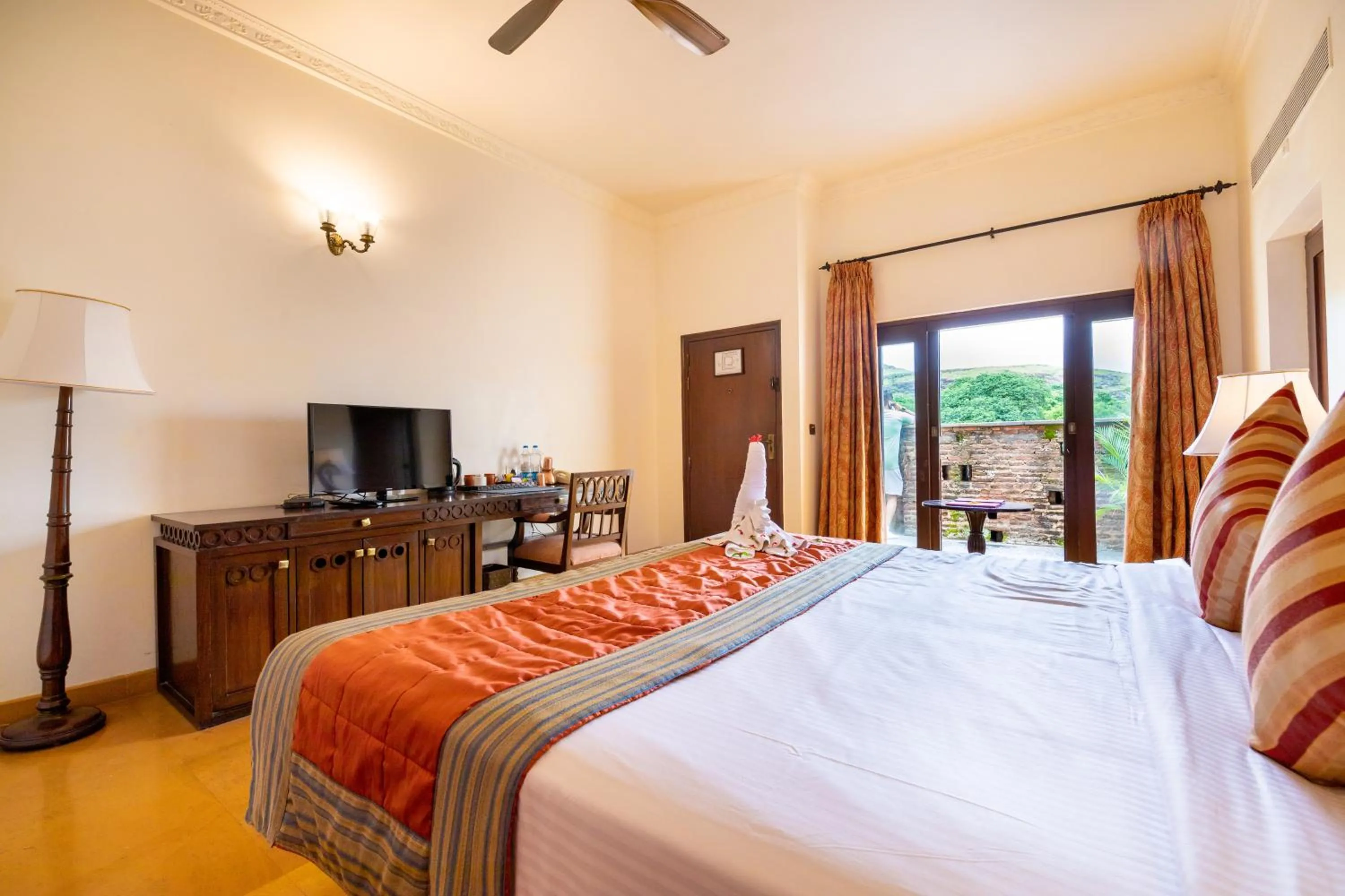 TV and multimedia, Bed in Fort JadhavGADH -A GADH Heritage Hotel