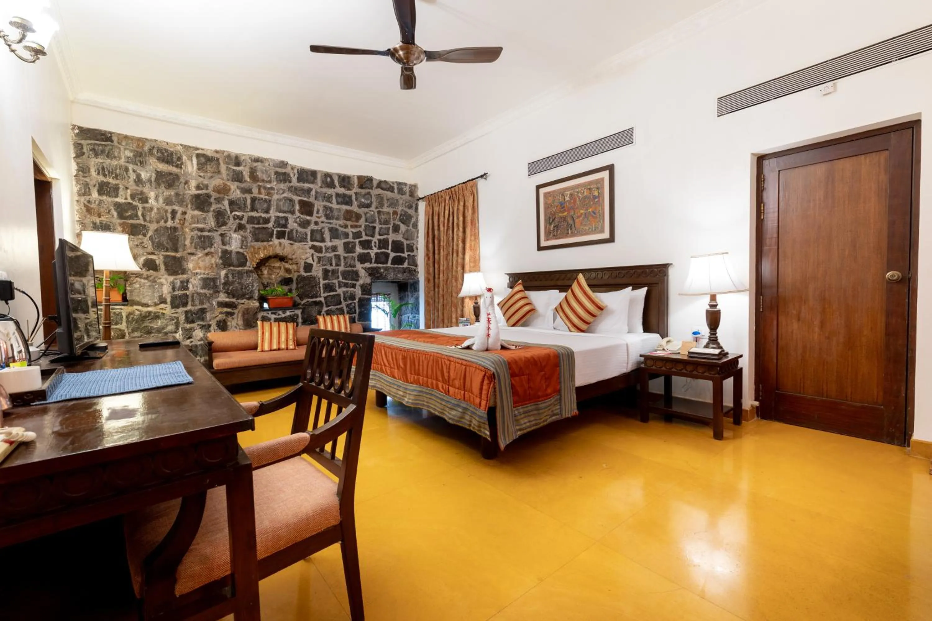 TV and multimedia, Bed in Fort JadhavGADH -A GADH Heritage Hotel