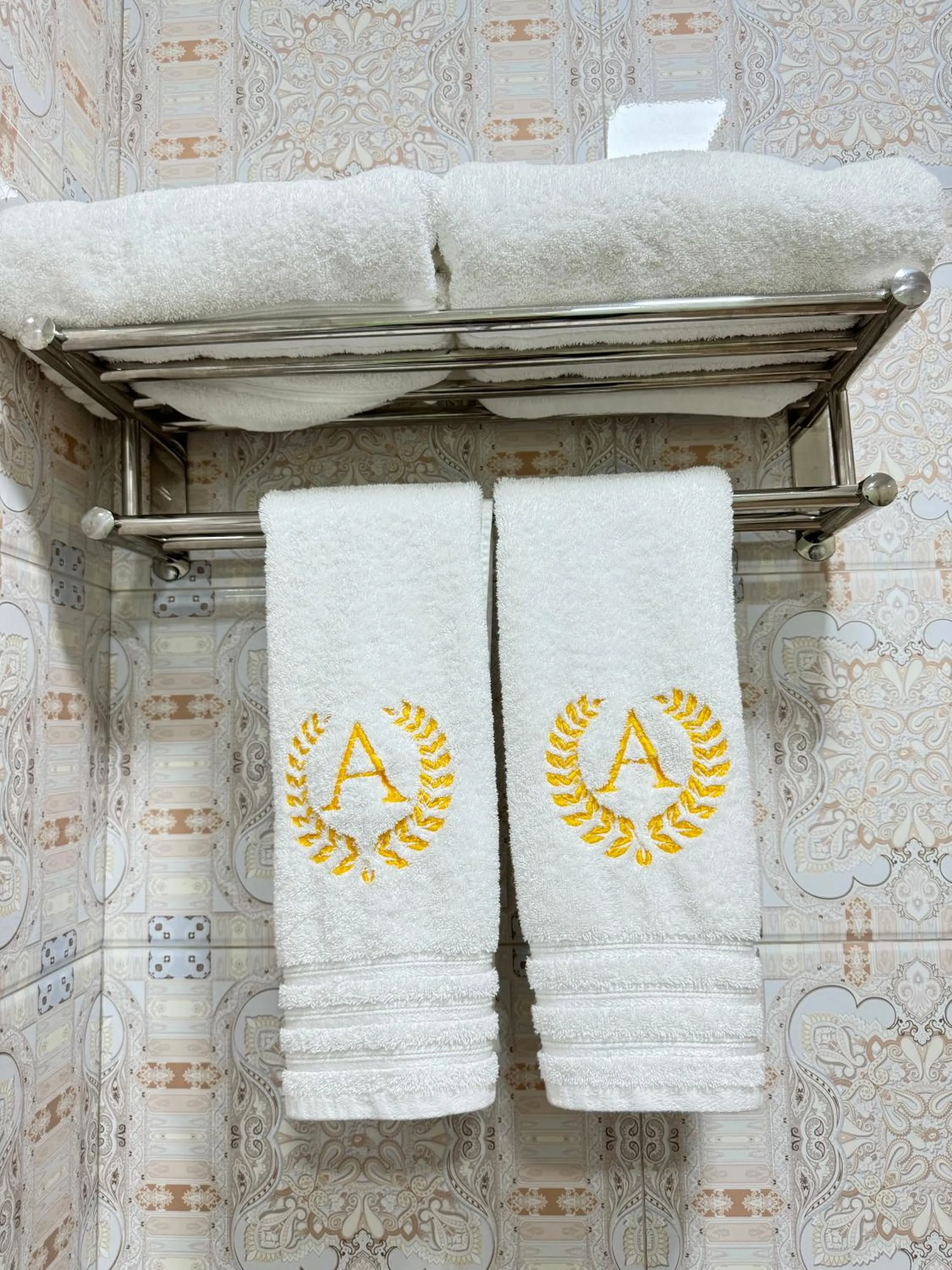 Shower in Alexander Hotel