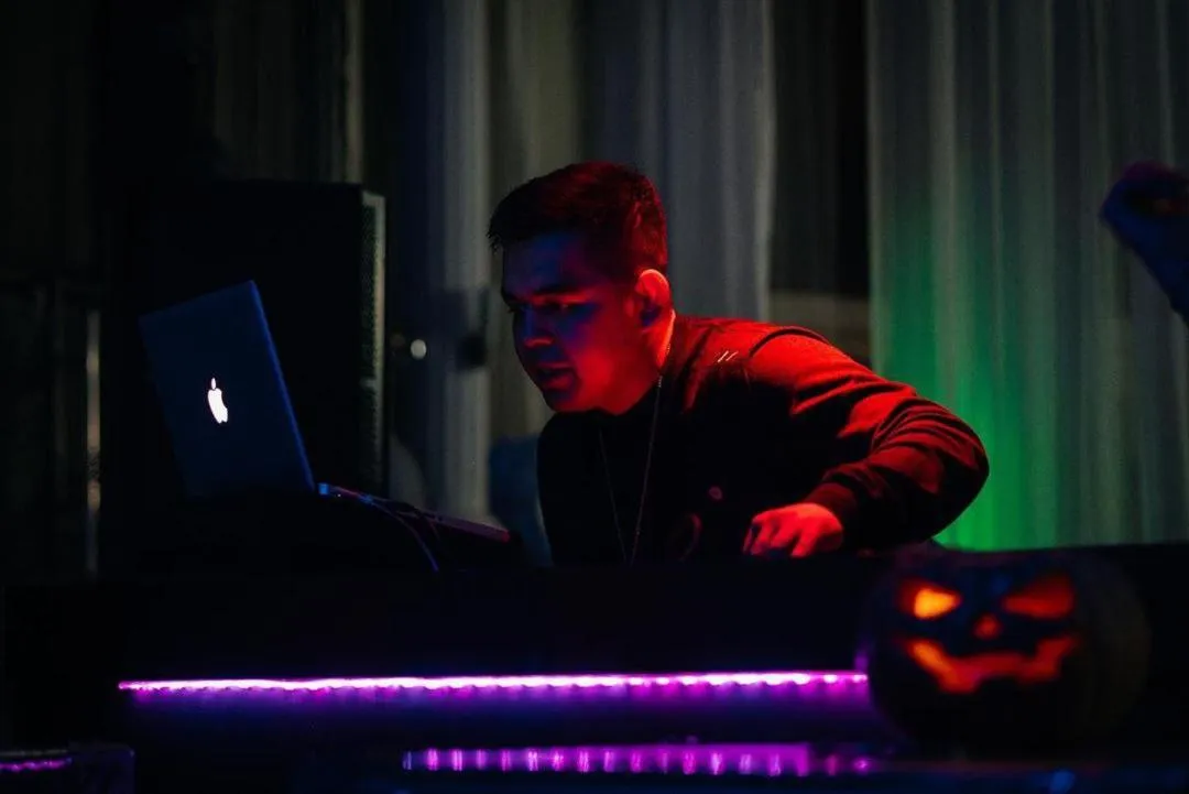 Restaurant/places to eat in Alexander Hotel