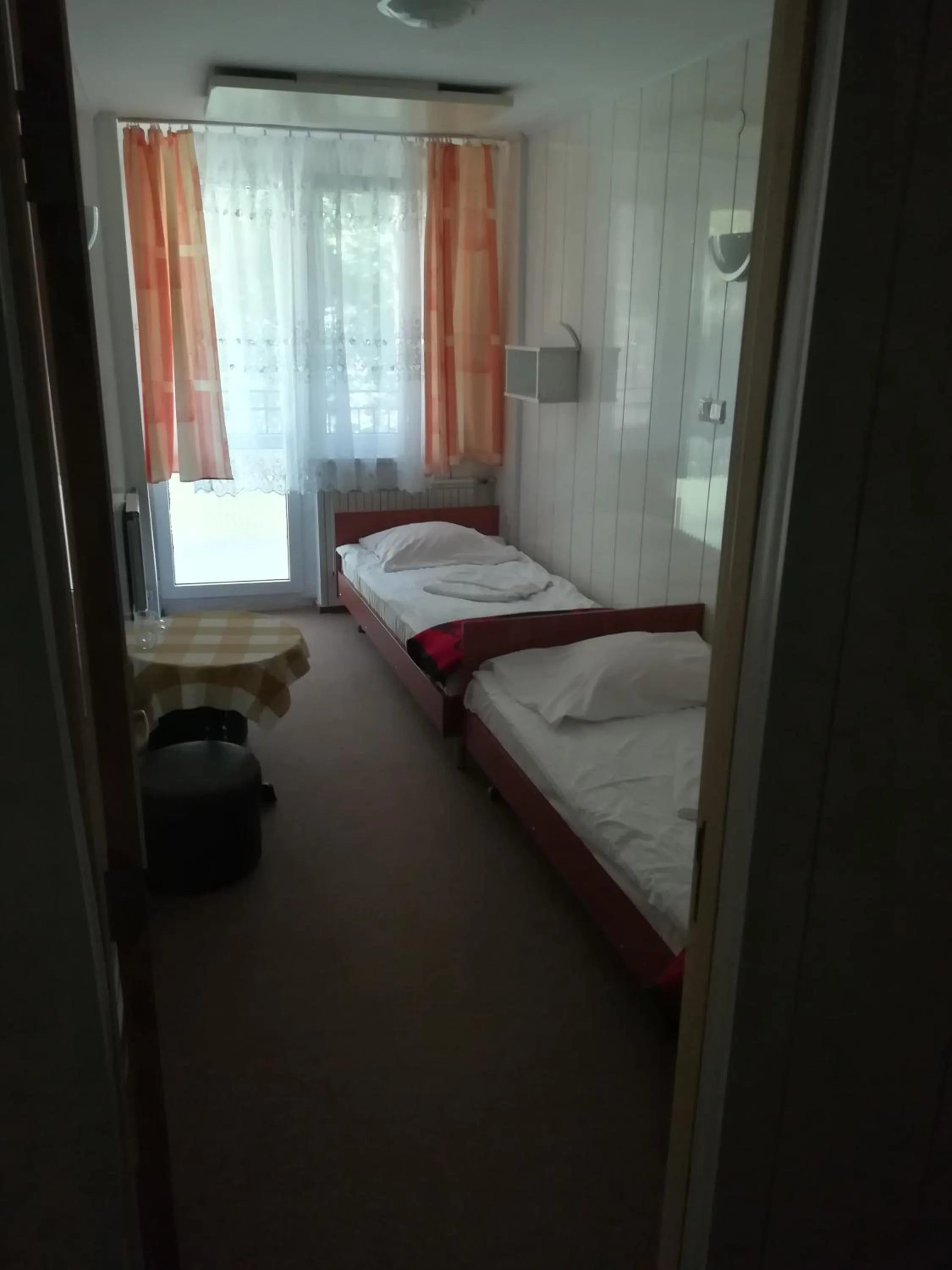 Photo of the whole room, Bed in OW Eden