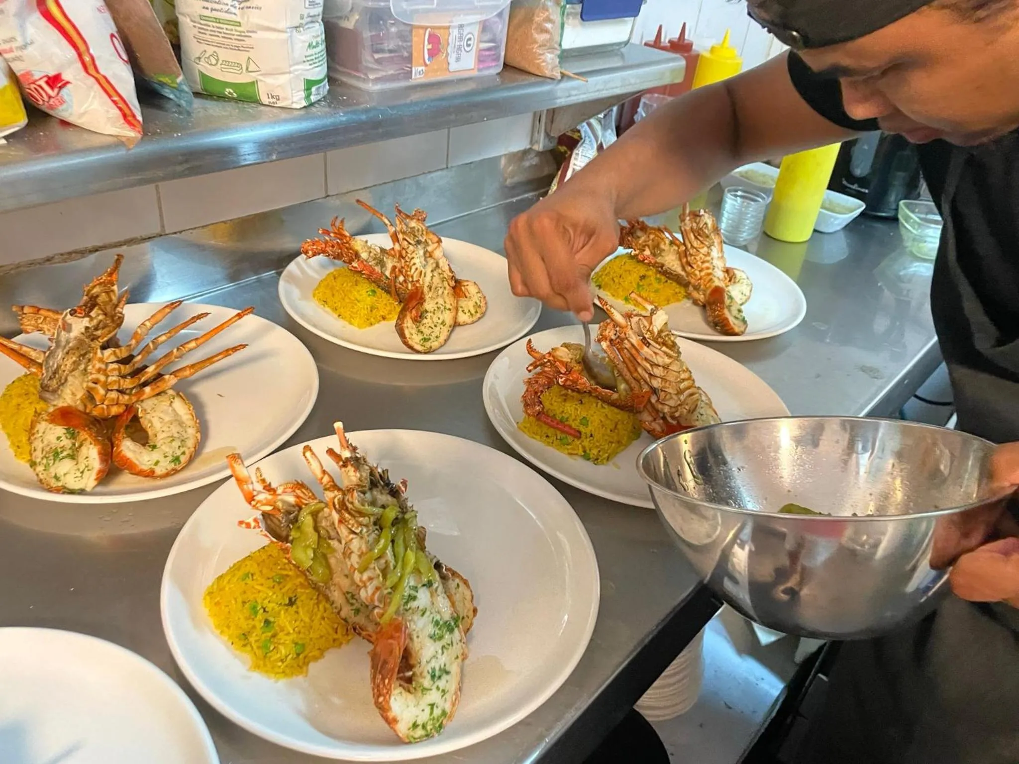 Restaurant/places to eat in Cosy Guest House Sous le Badamier