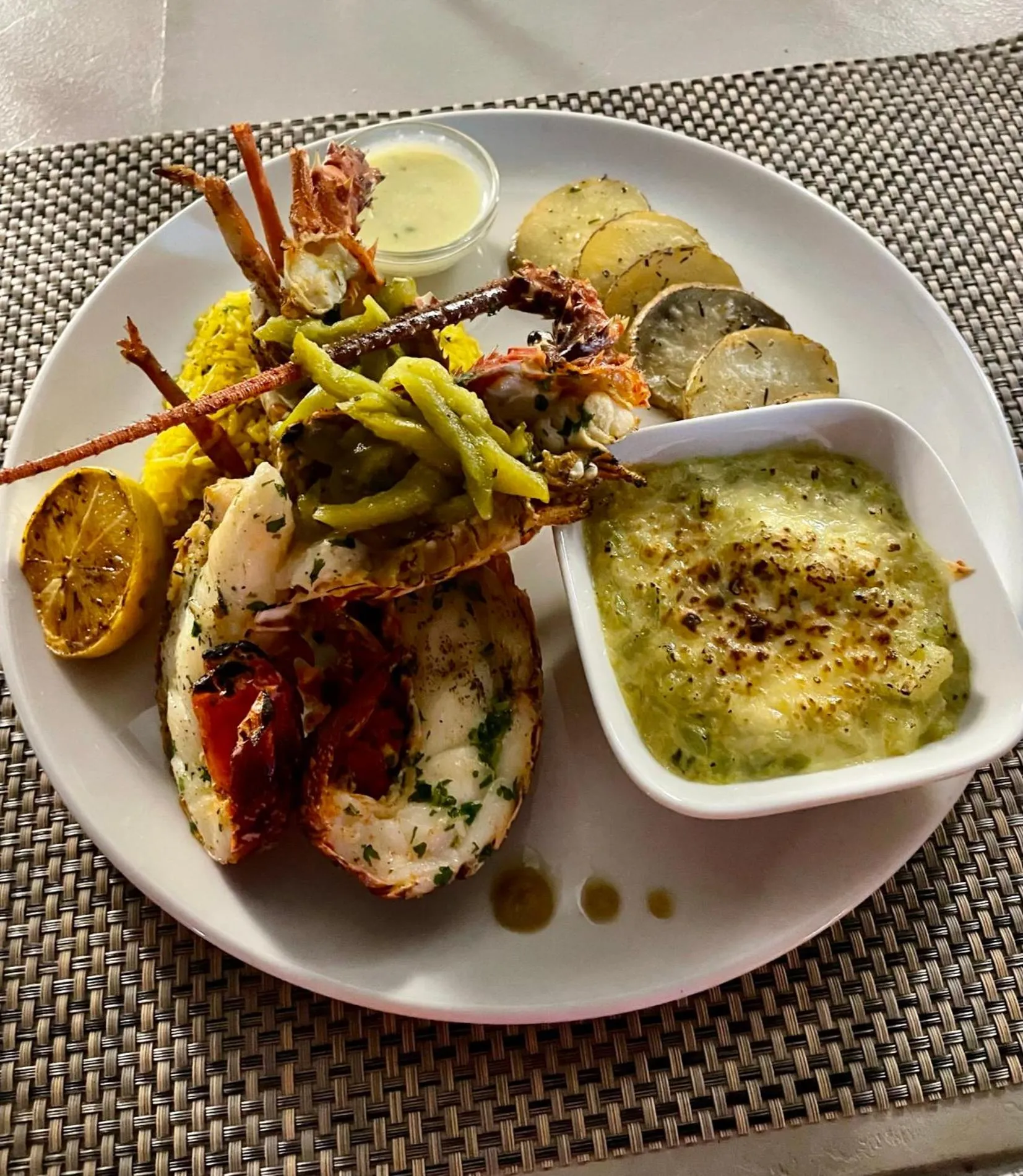 Restaurant/places to eat in Cosy Guest House Sous le Badamier