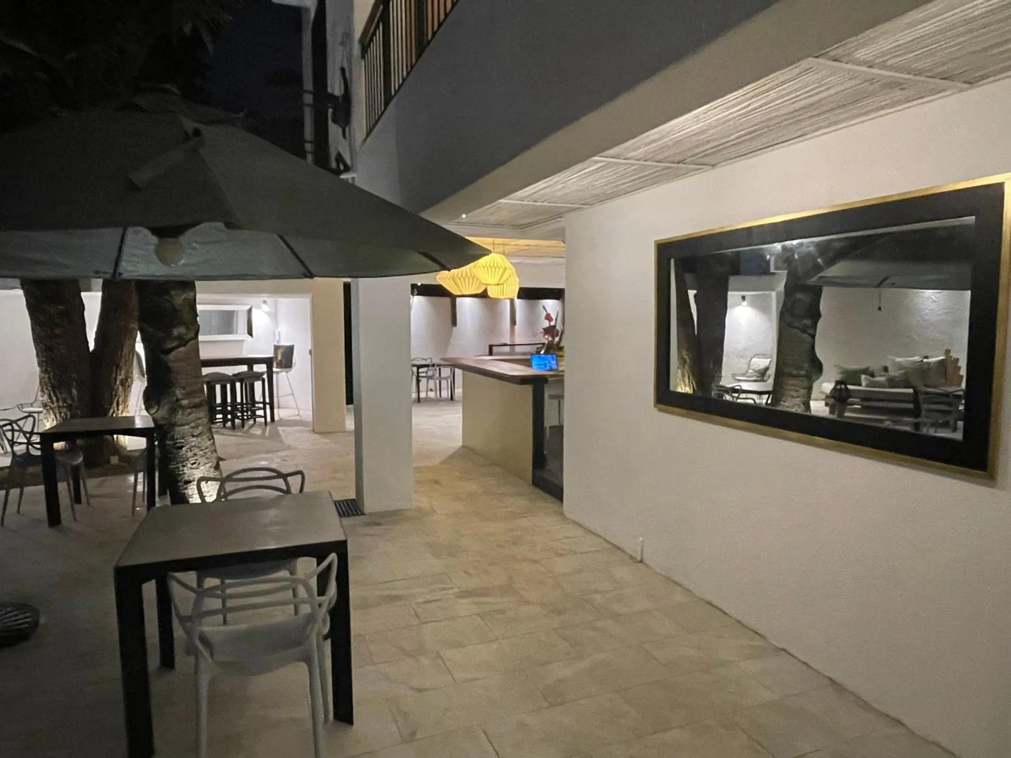 Patio in Cosy Guest House Sous le Badamier