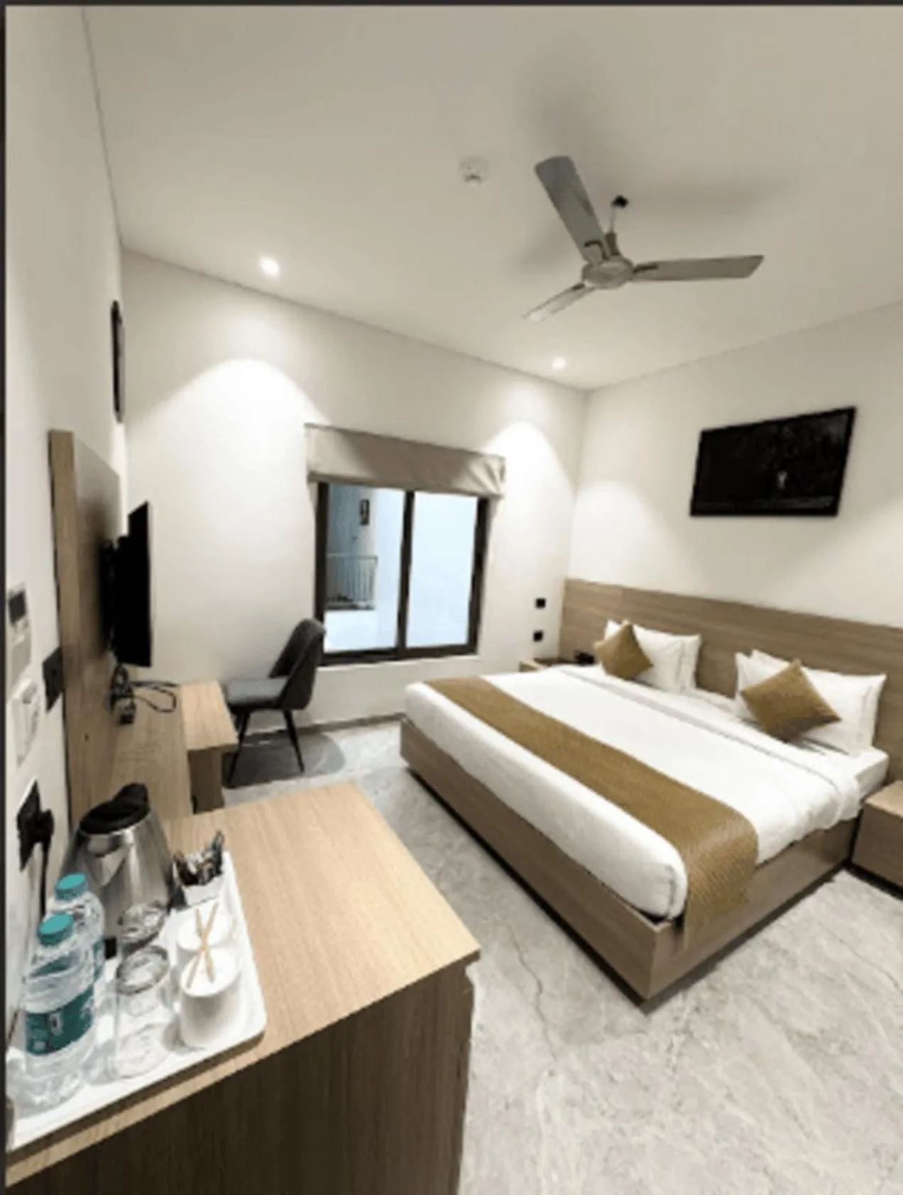 Bedroom, Bed in 7 rays hotel