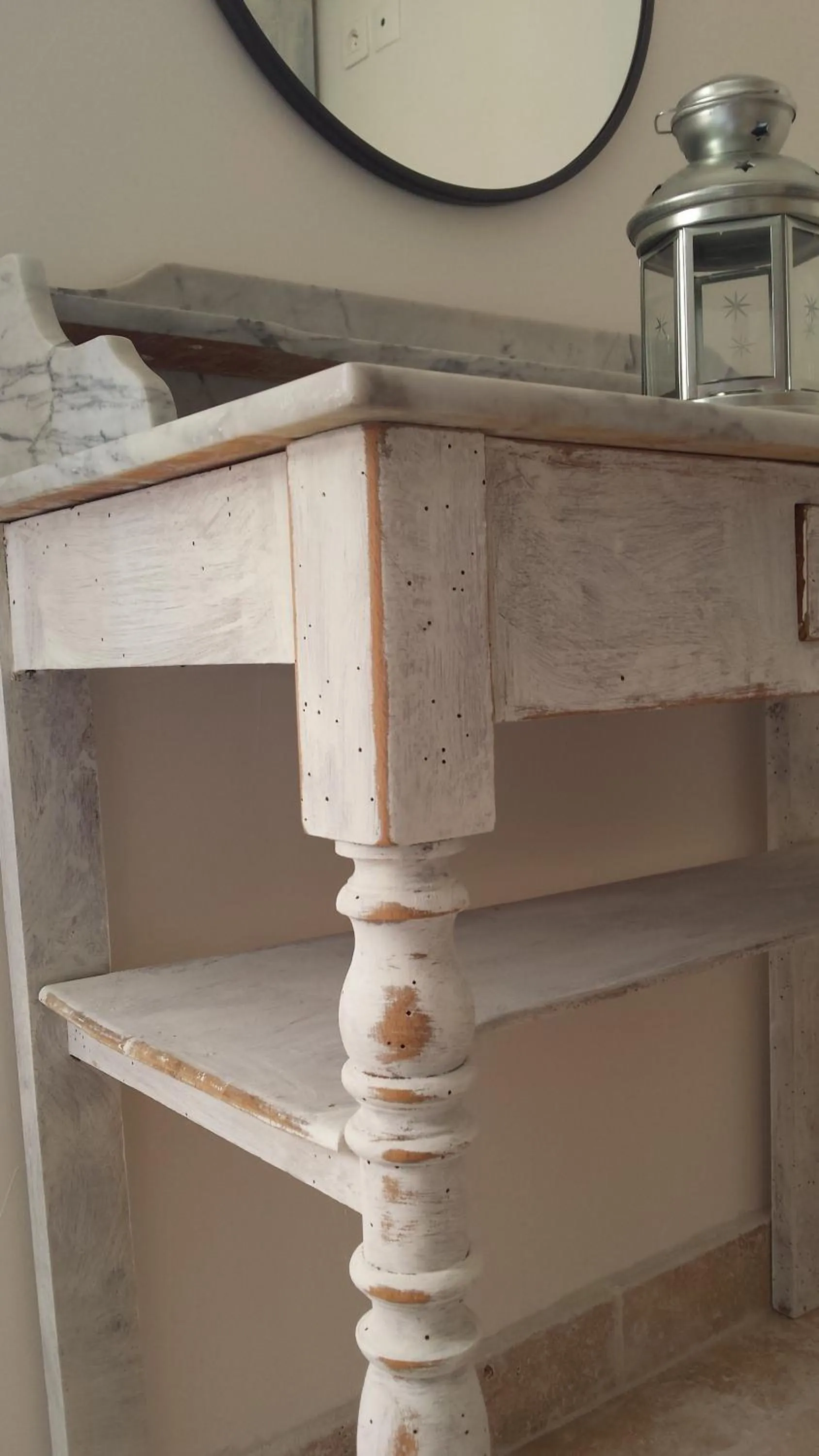 Decorative detail in Mas Saint Julien