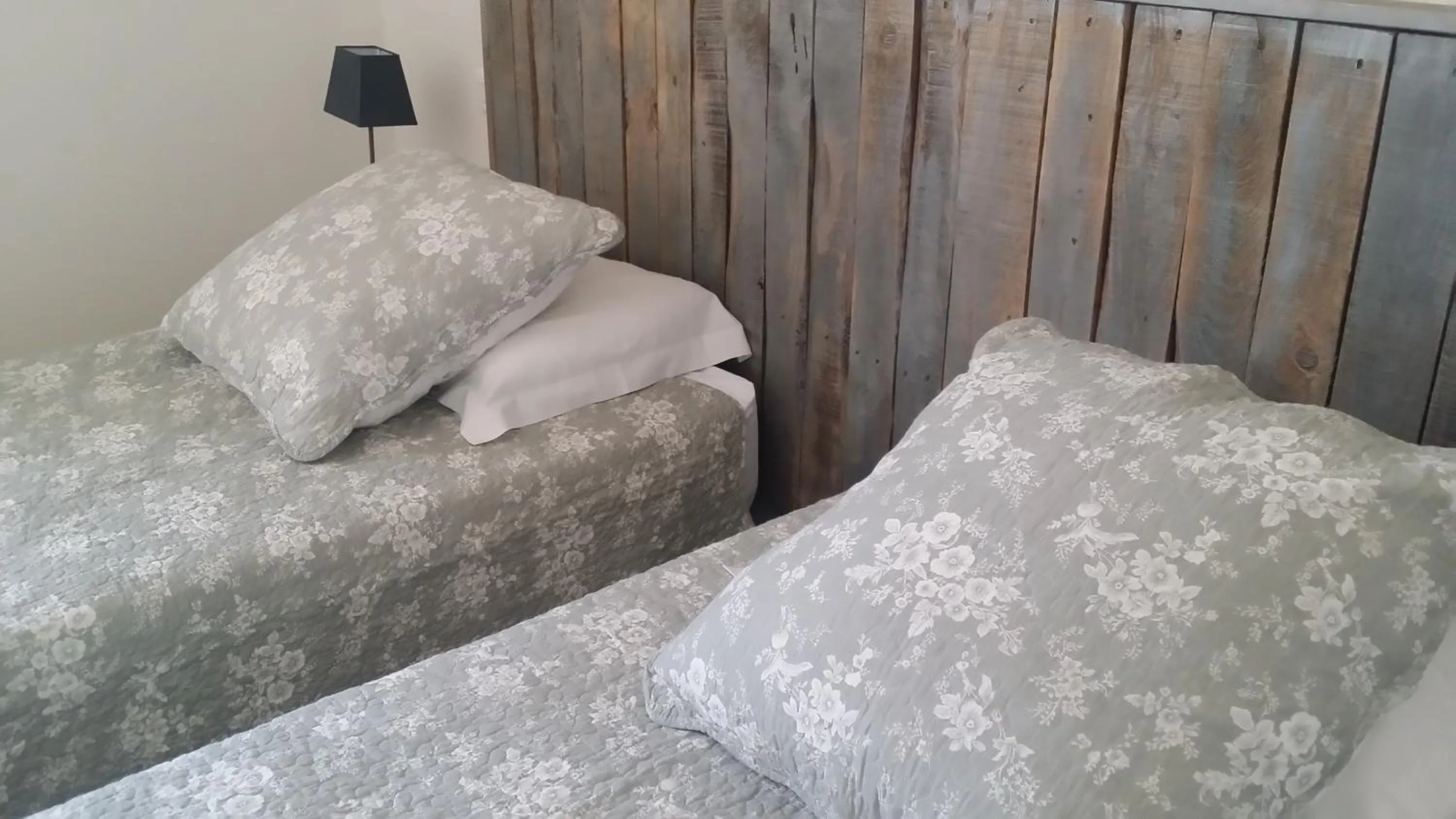 Decorative detail, Bed in Mas Saint Julien