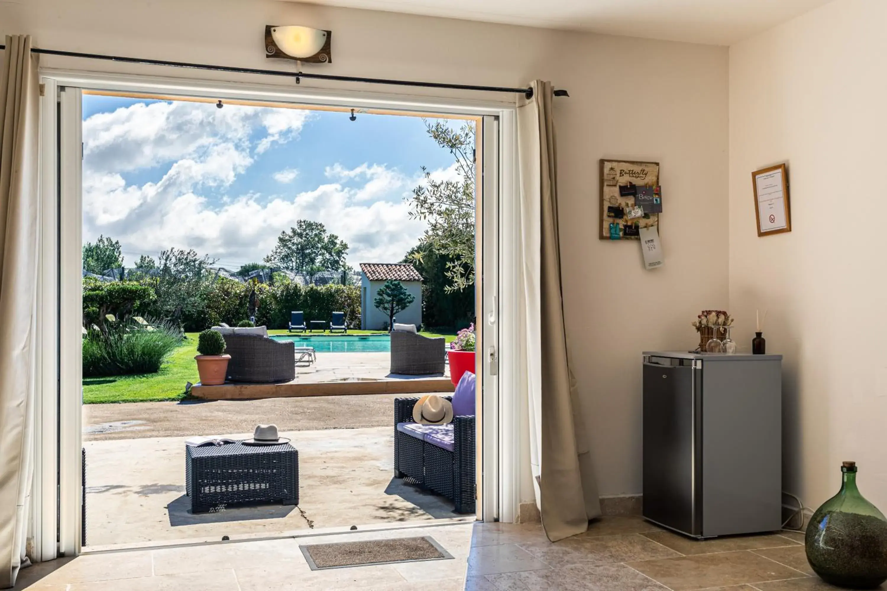 King Suite with Pool View in Mas Saint Julien King Suite with Pool View in Mas Saint Julien