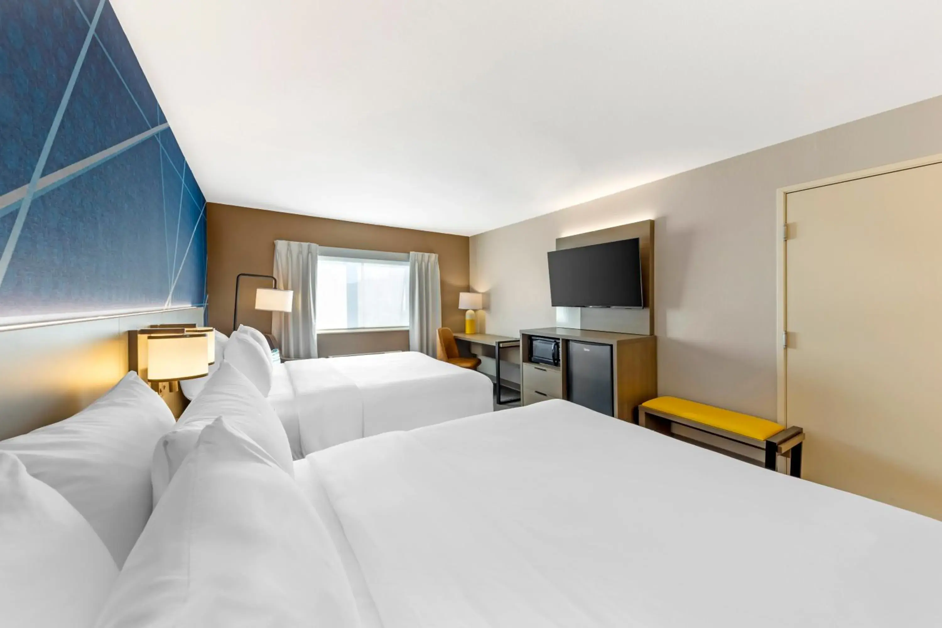 Queen Room in Comfort Inn & Suites Oklahoma City North - Quail Springs Queen Room in Comfort Inn & Suites Oklahoma City North - Quail Springs