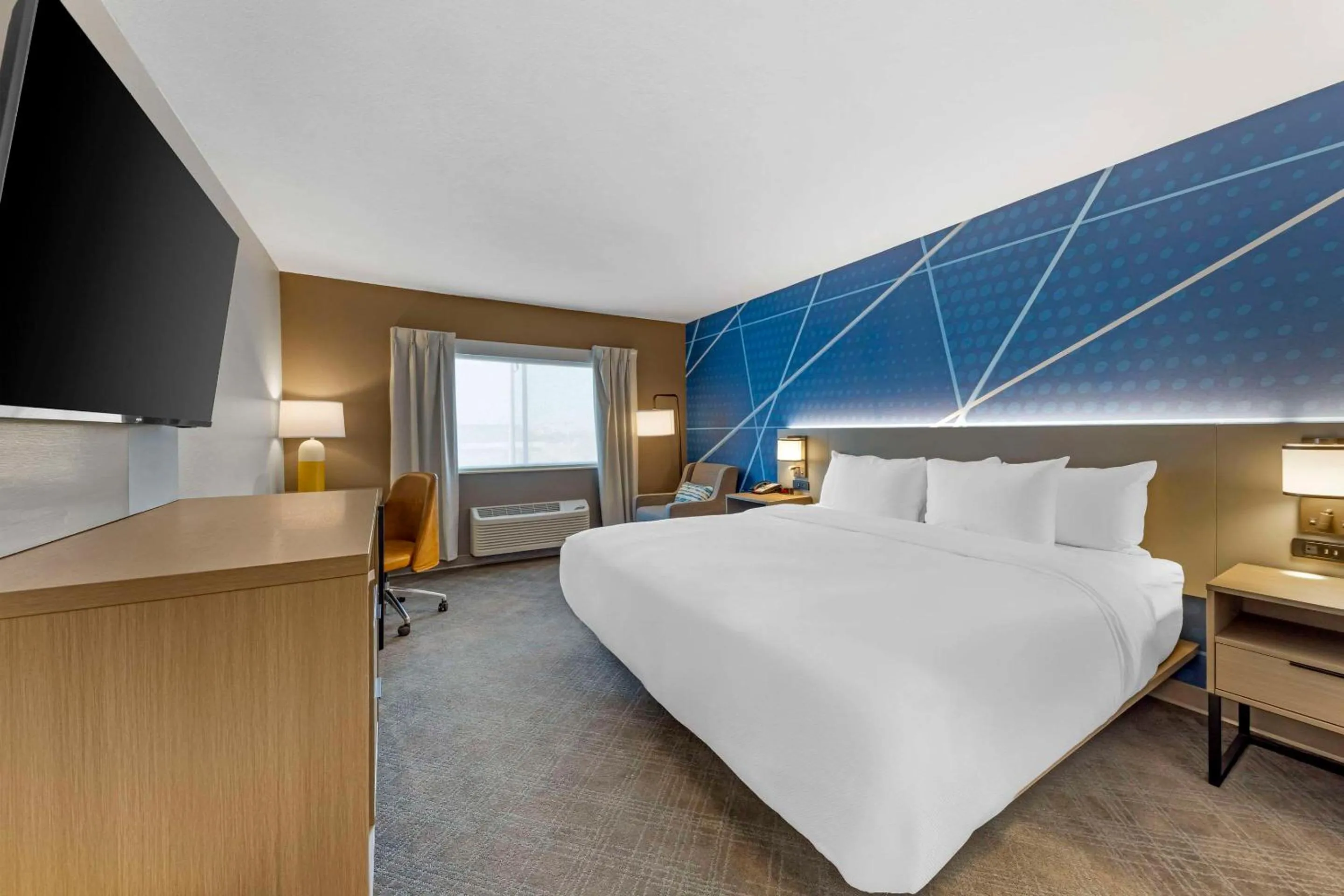 Bedroom, Bed in Comfort Inn & Suites Oklahoma City North - Quail Springs