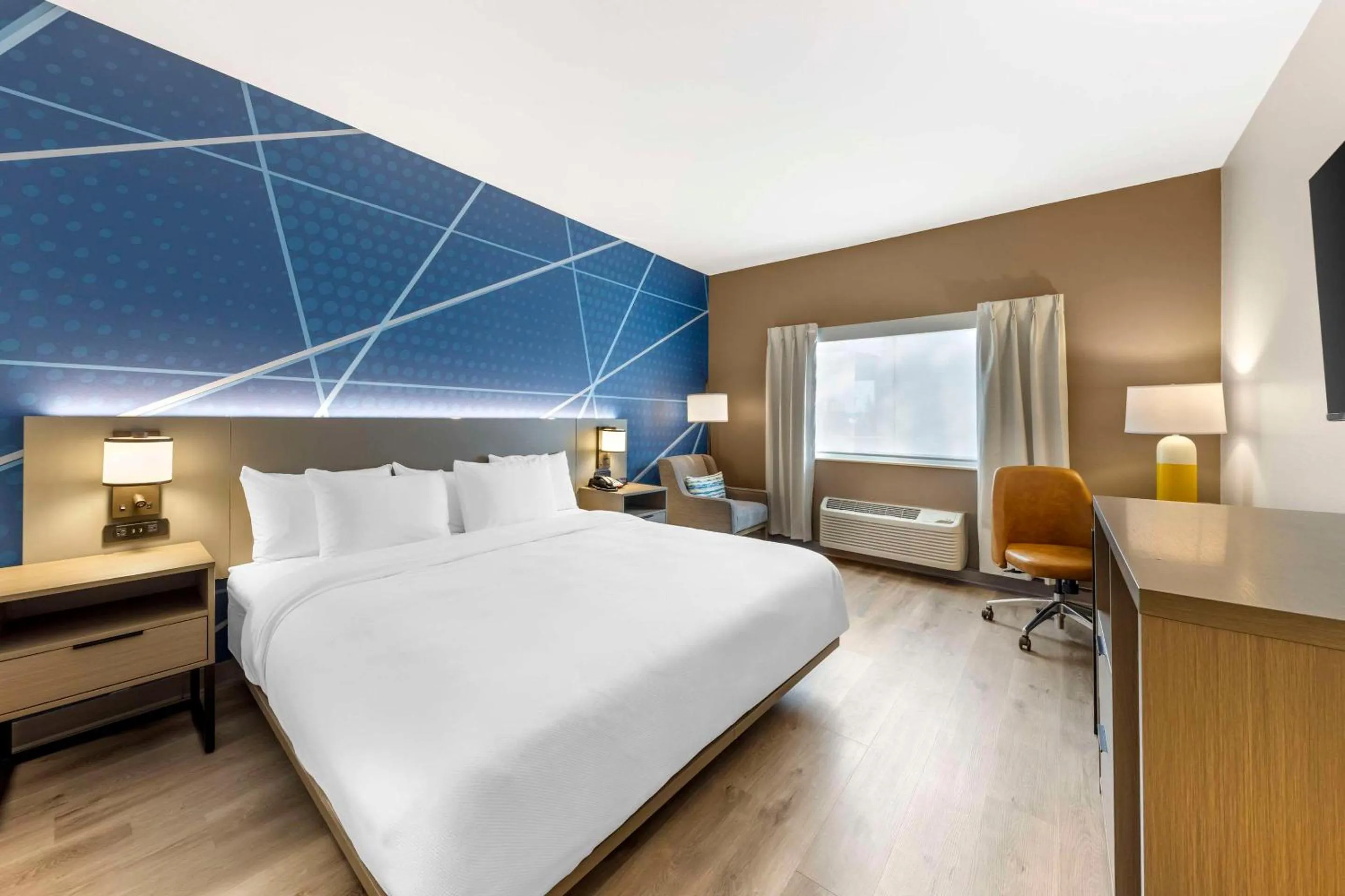 Bedroom, Bed in Comfort Inn & Suites Oklahoma City North - Quail Springs