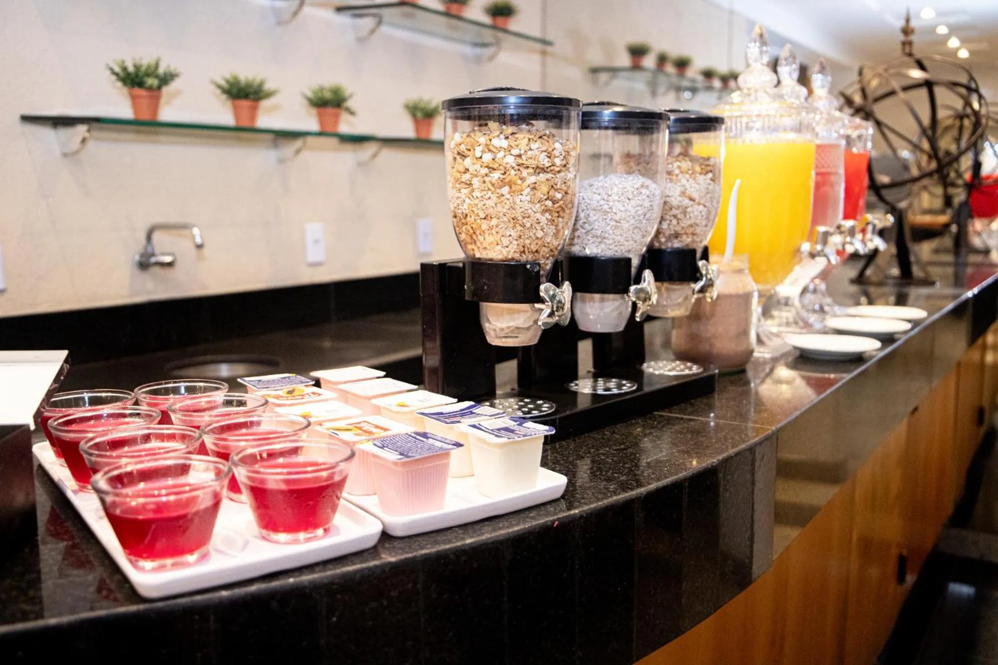 Restaurant/places to eat in Hotel BH Palace