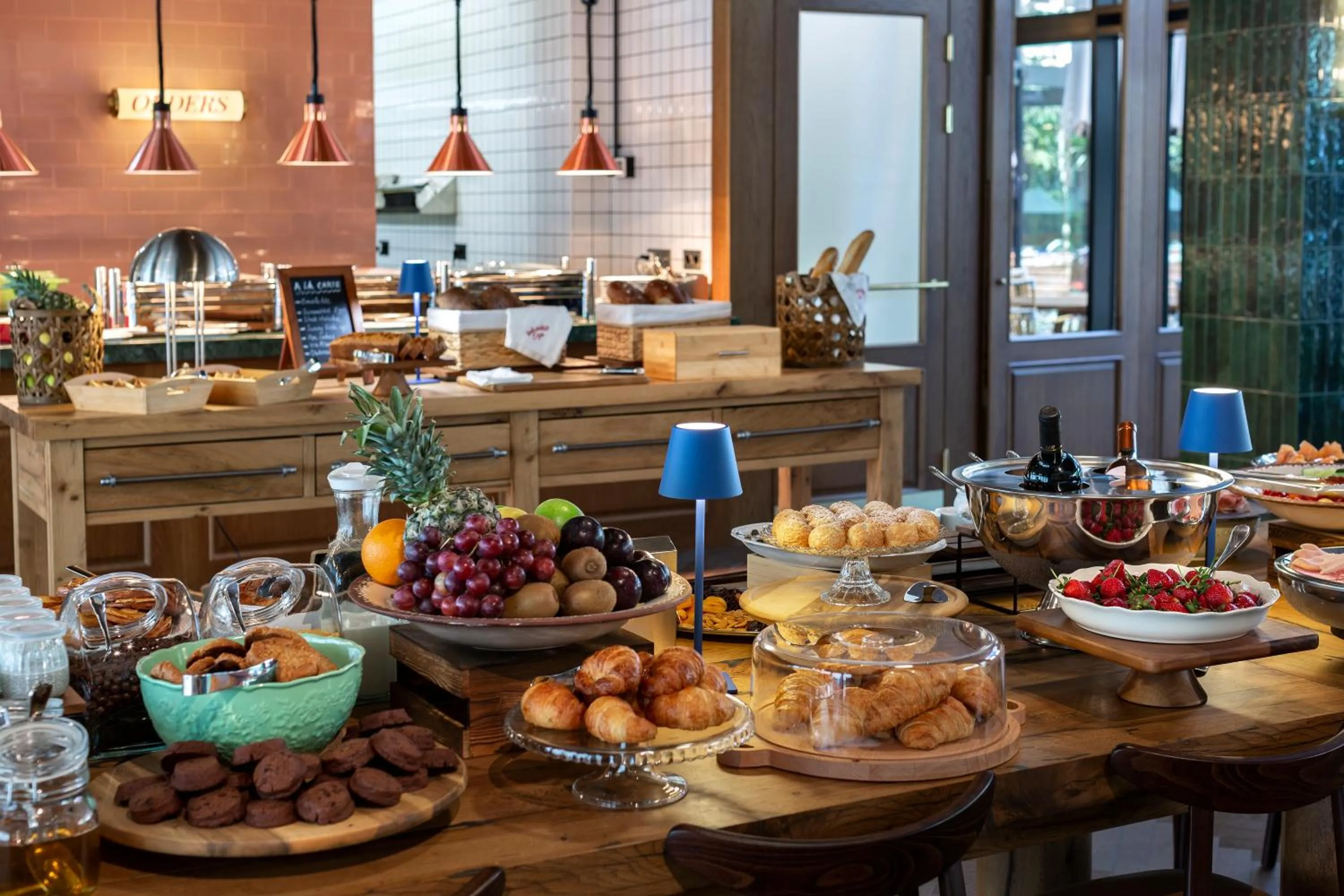 Food and drinks in Artizan - Design Hotel