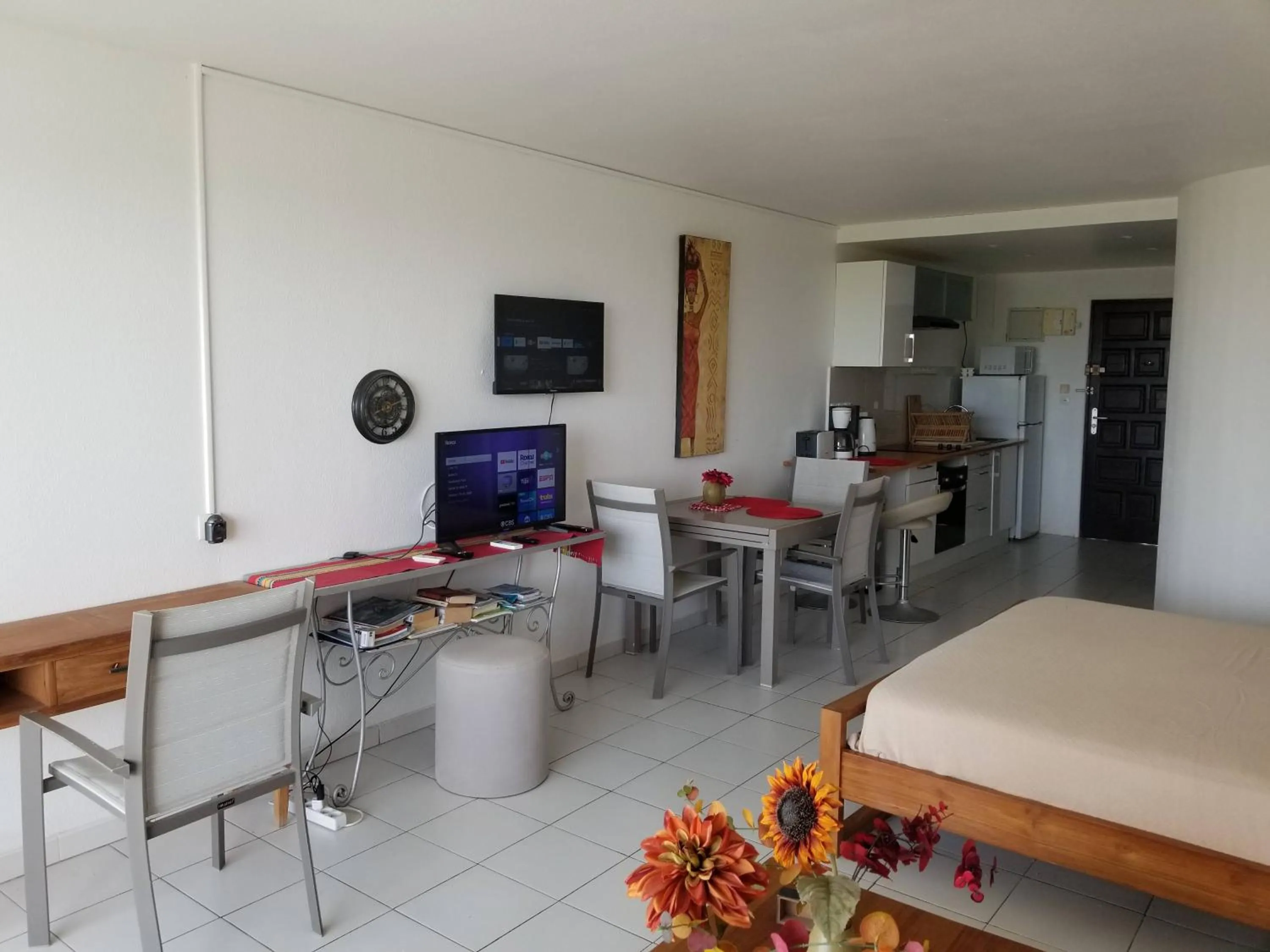 Living room in Orient Bay Beach Studio