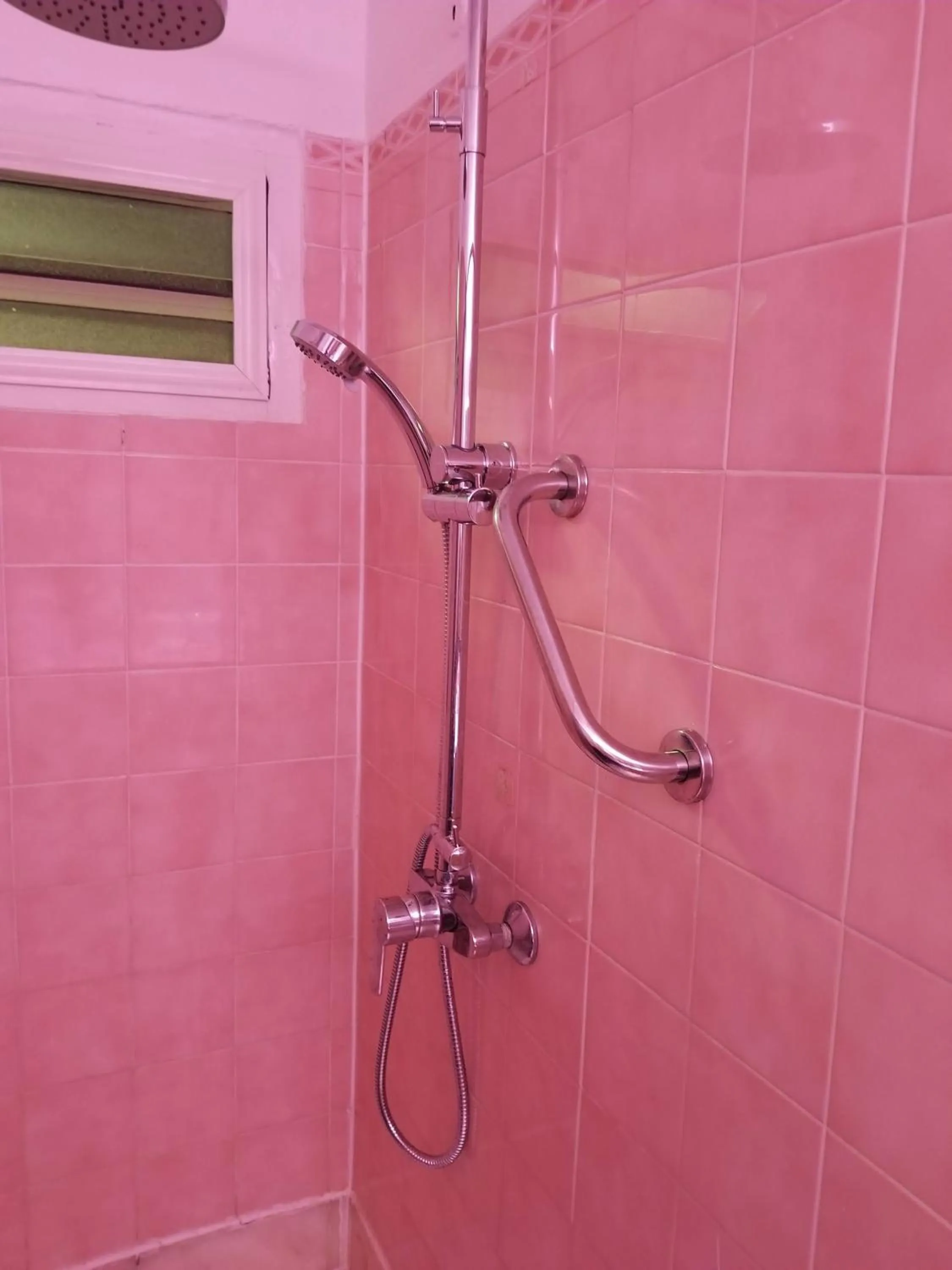 Shower in Orient Bay Beach Studio