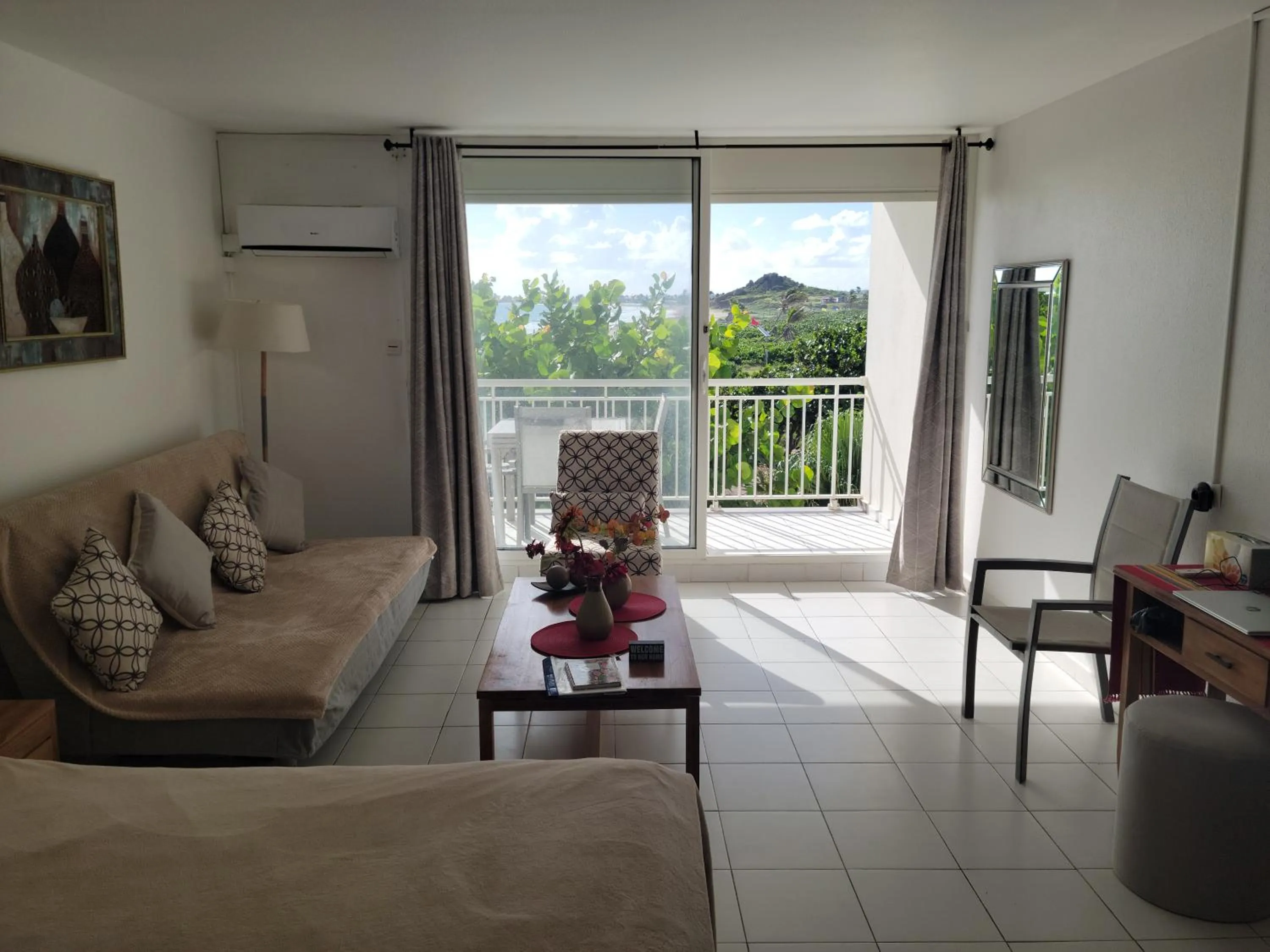 Family in Orient Bay Beach Studio