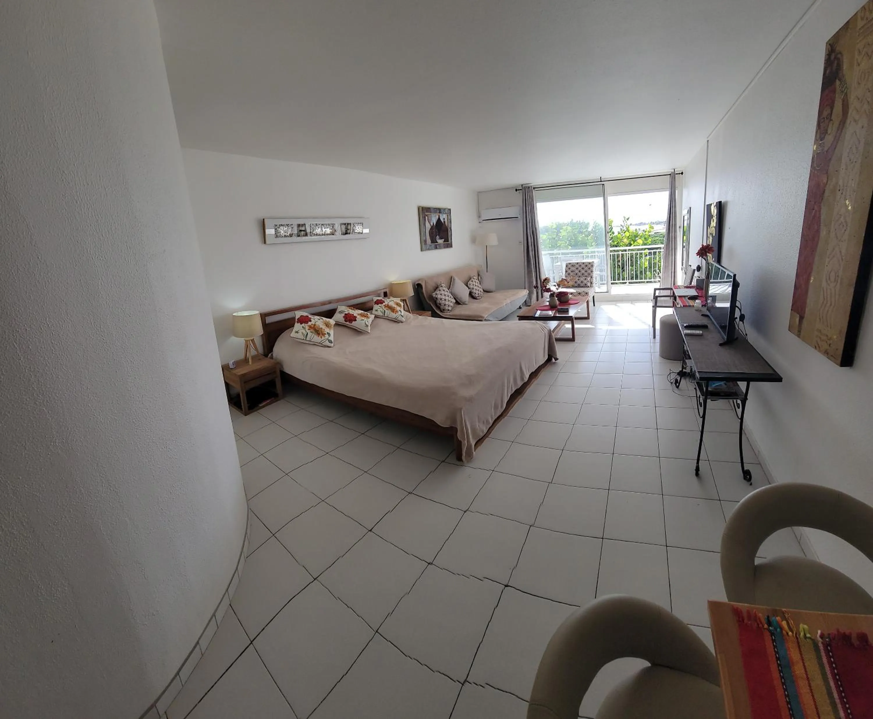Family, Bed in Orient Bay Beach Studio