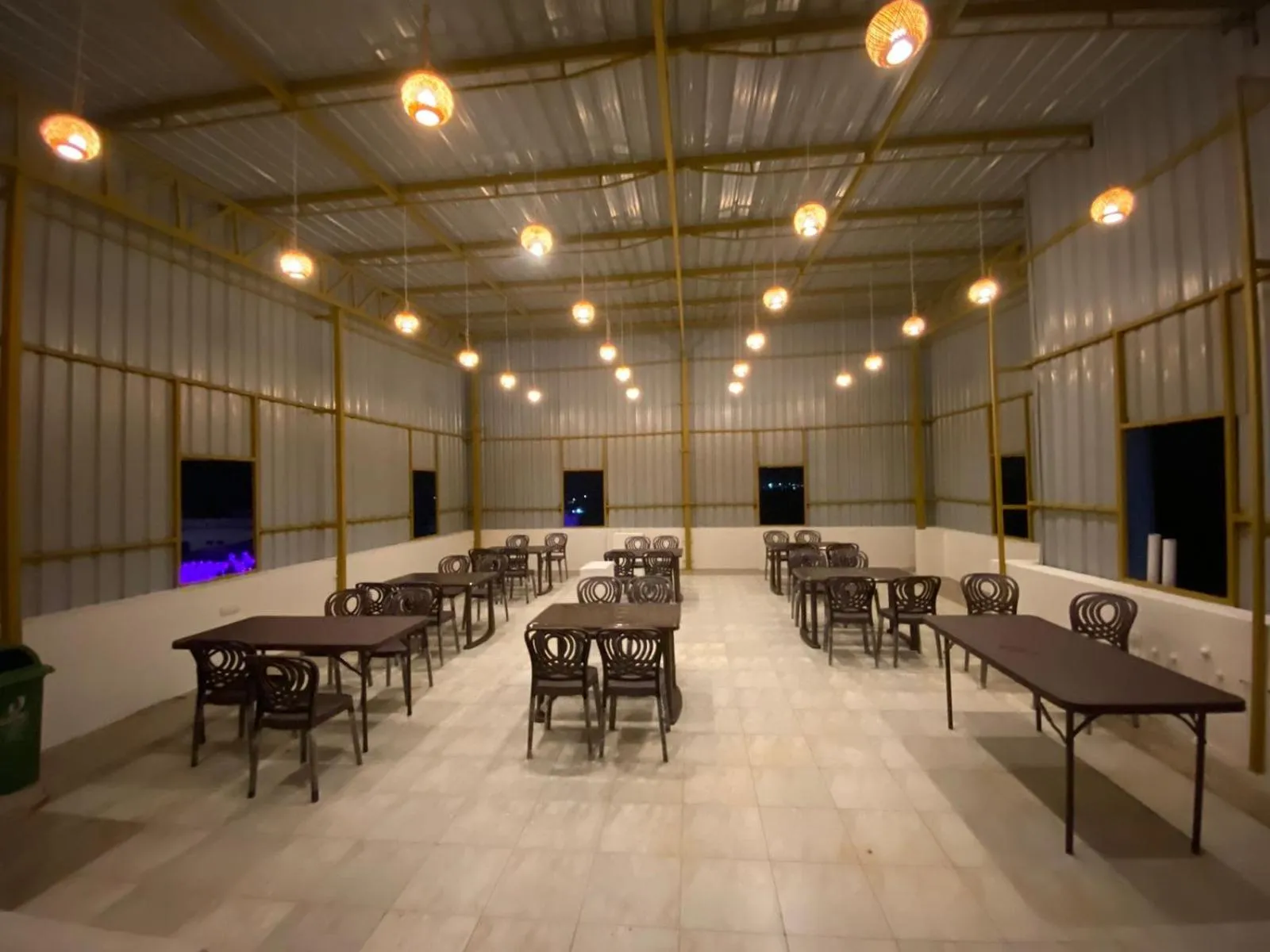 Restaurant/places to eat in HOTEL AYODHYA