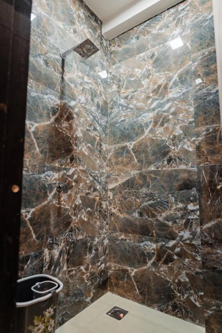 Bathroom in HOTEL AYODHYA