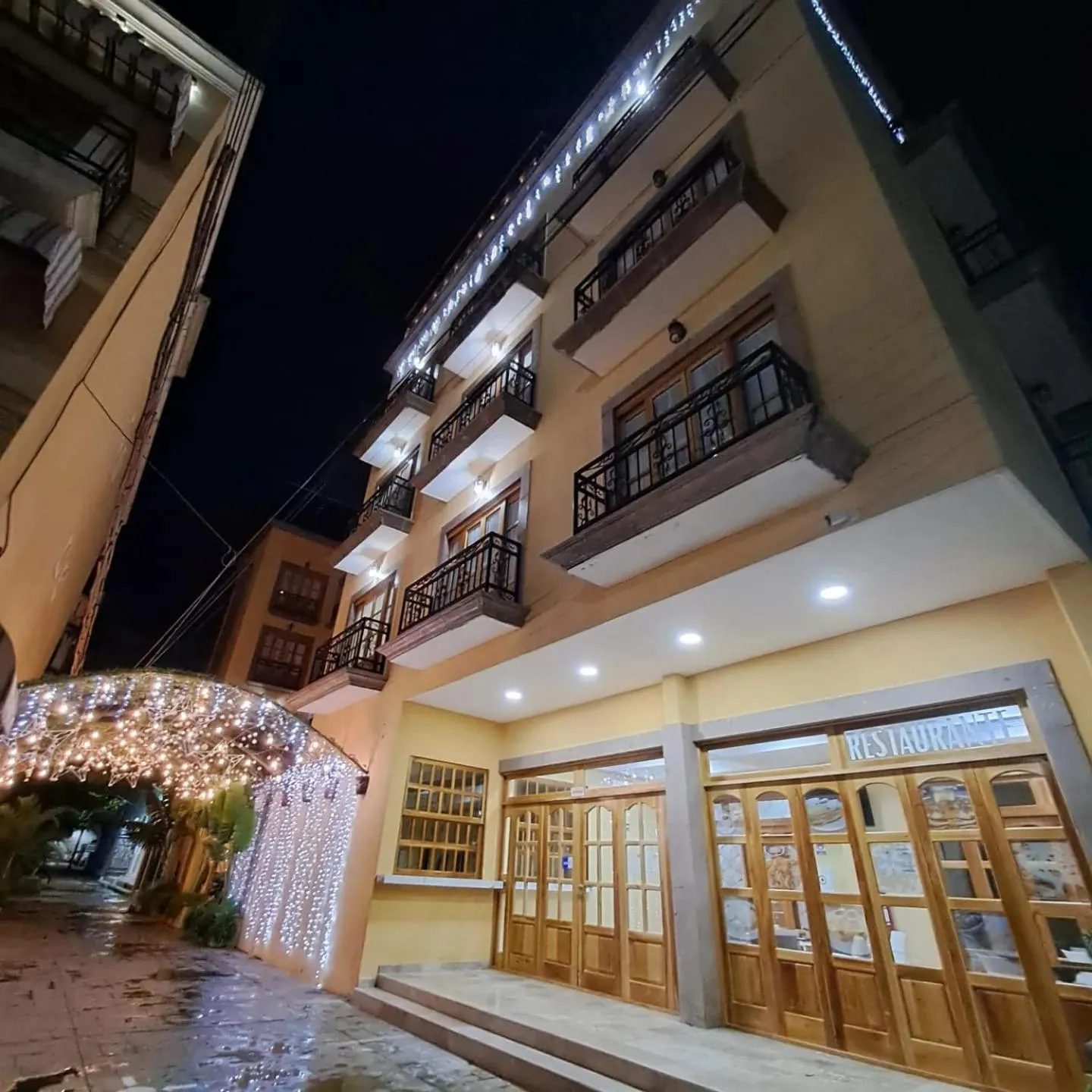 Cancun International Suites