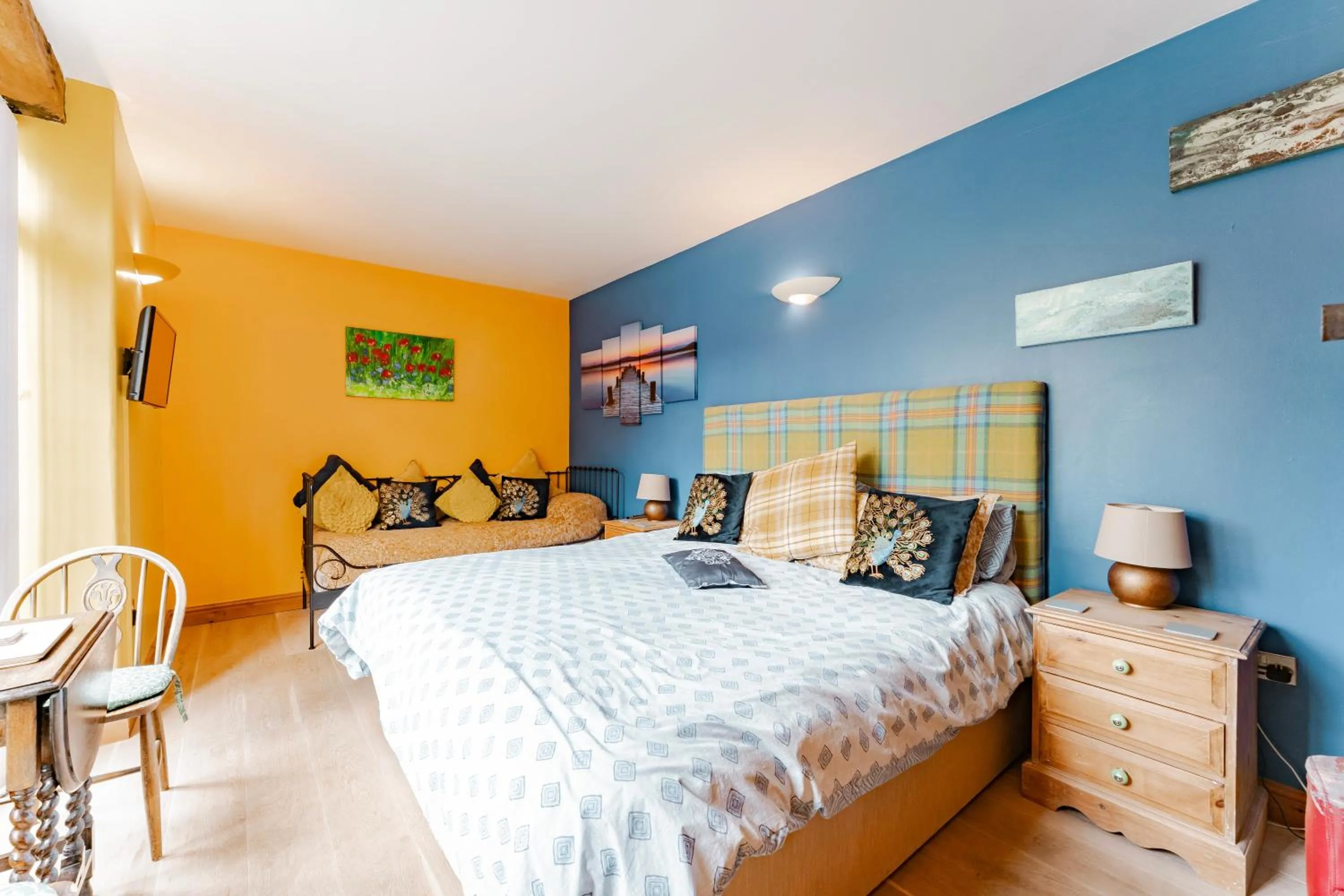 Bed in the Orangery - BnB Suites