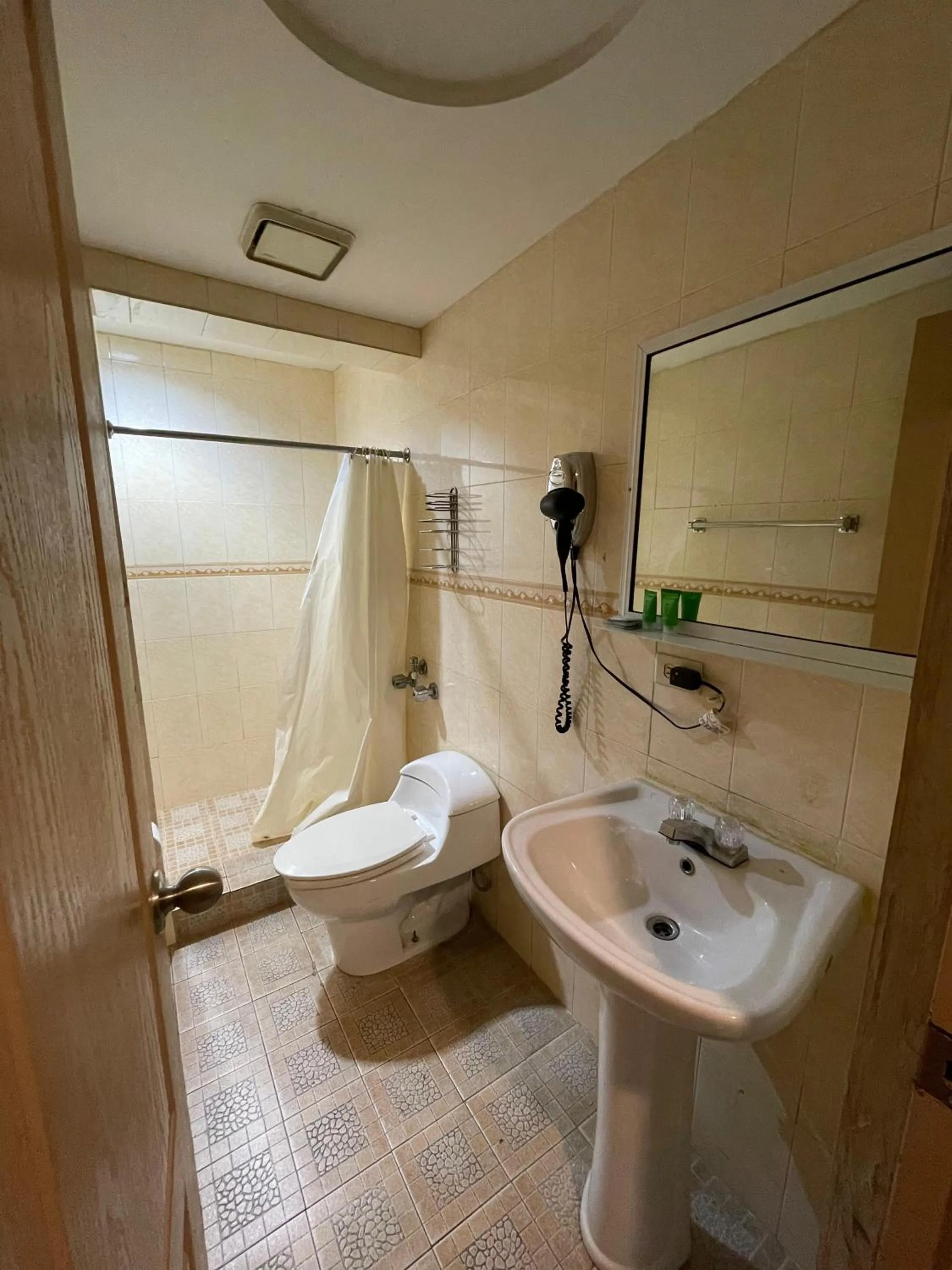 Twin Room in HOTEL SAN THOMAS INN