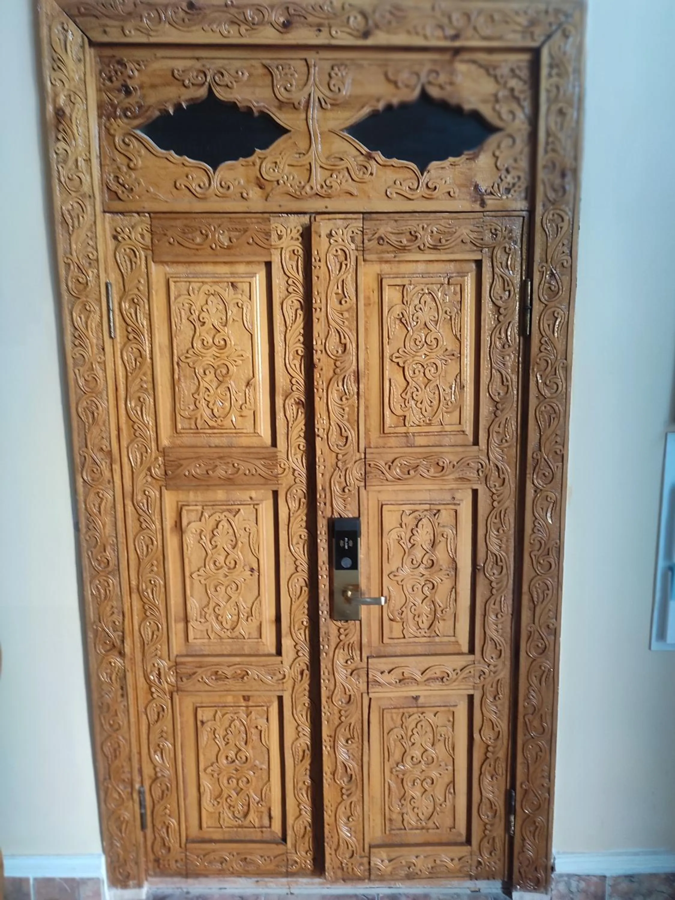 Islambek Travel & Hotel