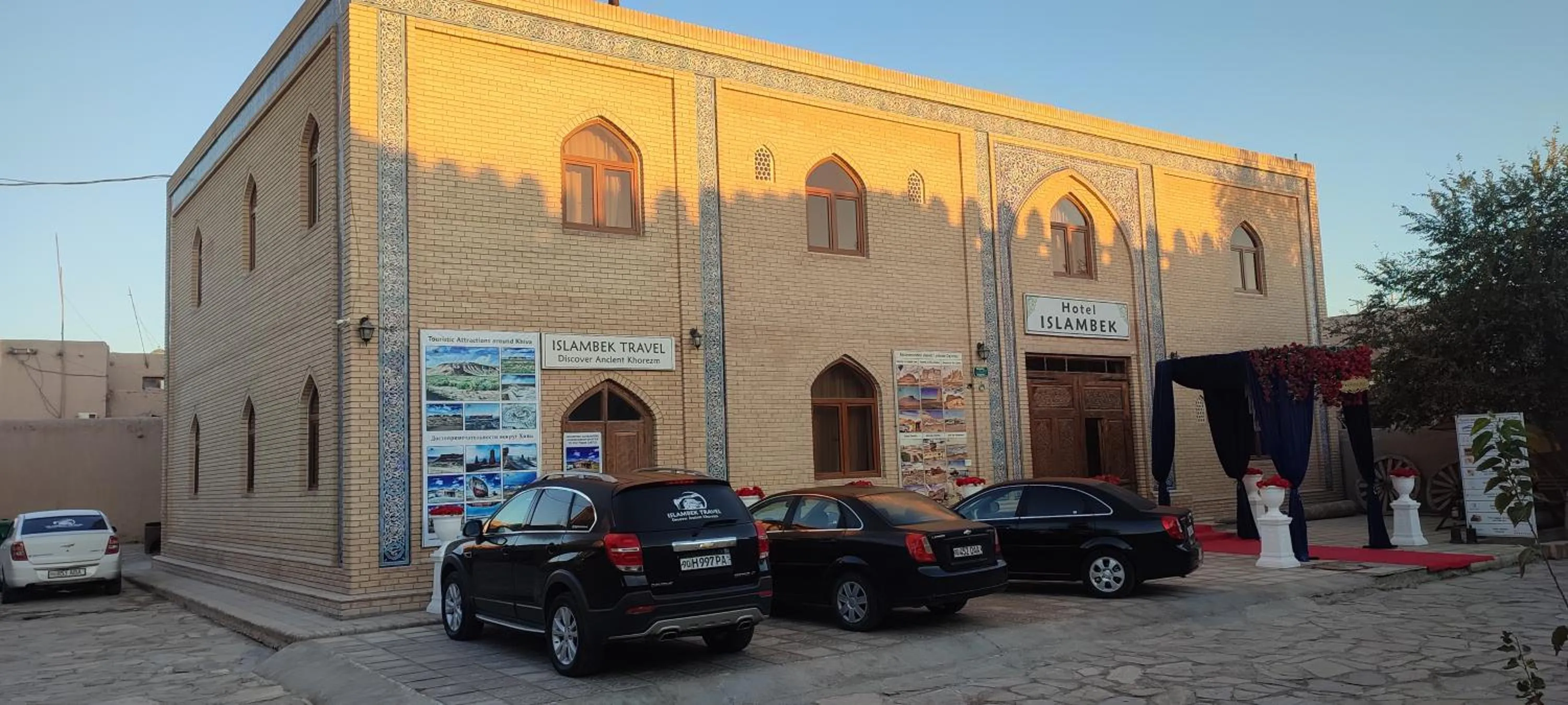 Islambek Travel & Hotel