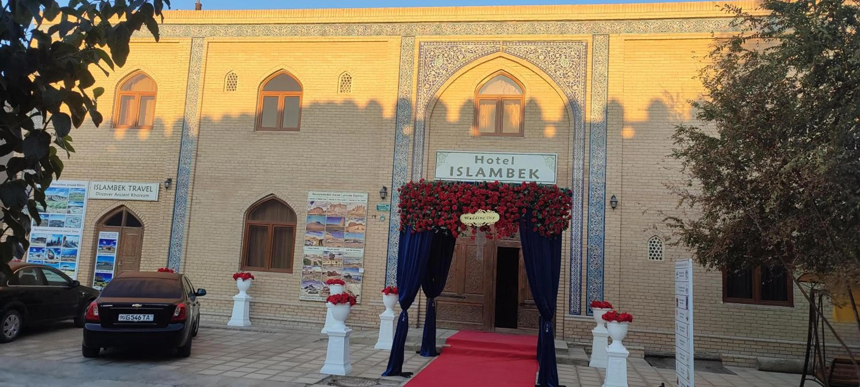 Islambek Travel & Hotel