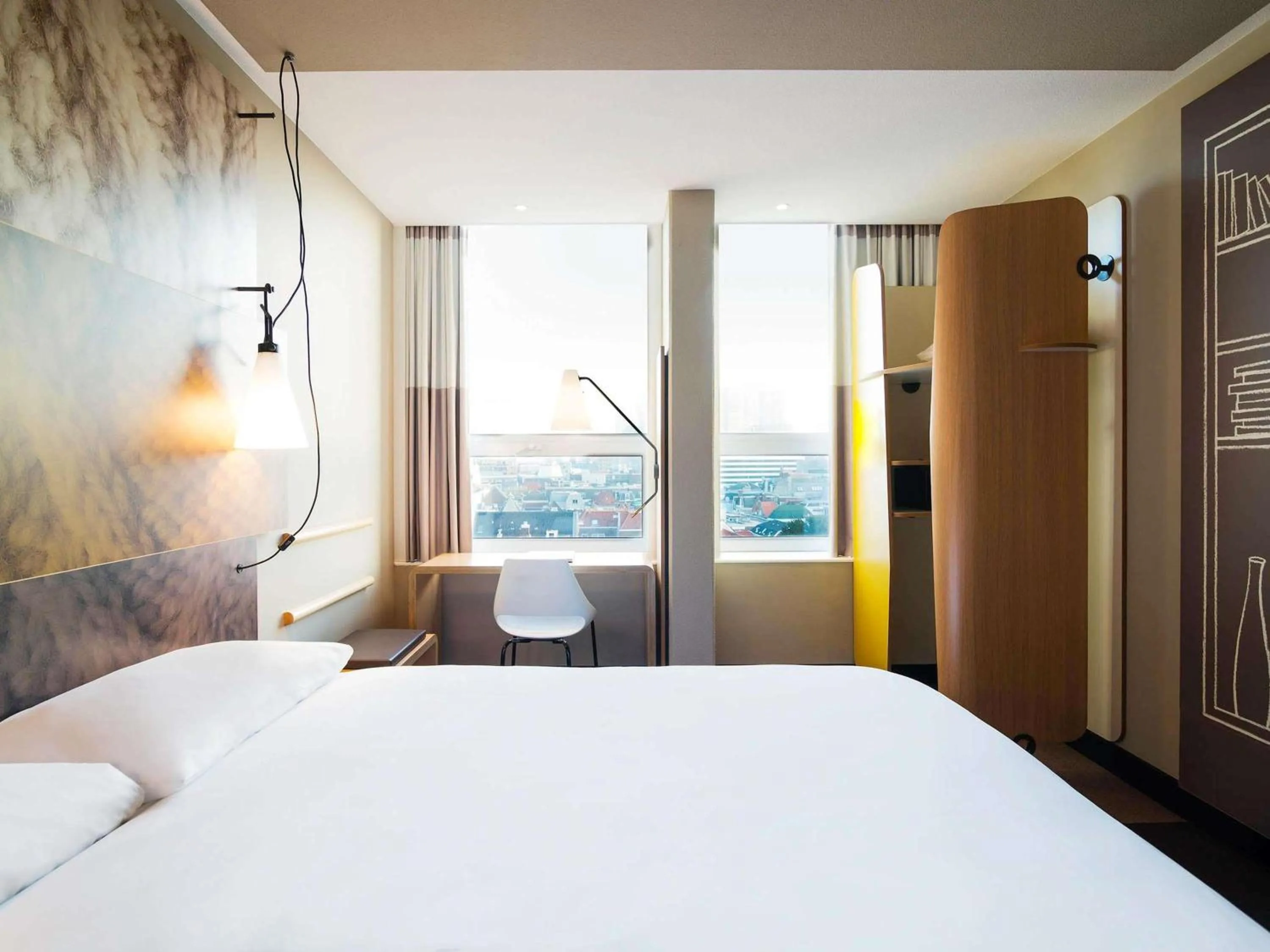 Bedroom, Bed in ibis Den Haag City Centre