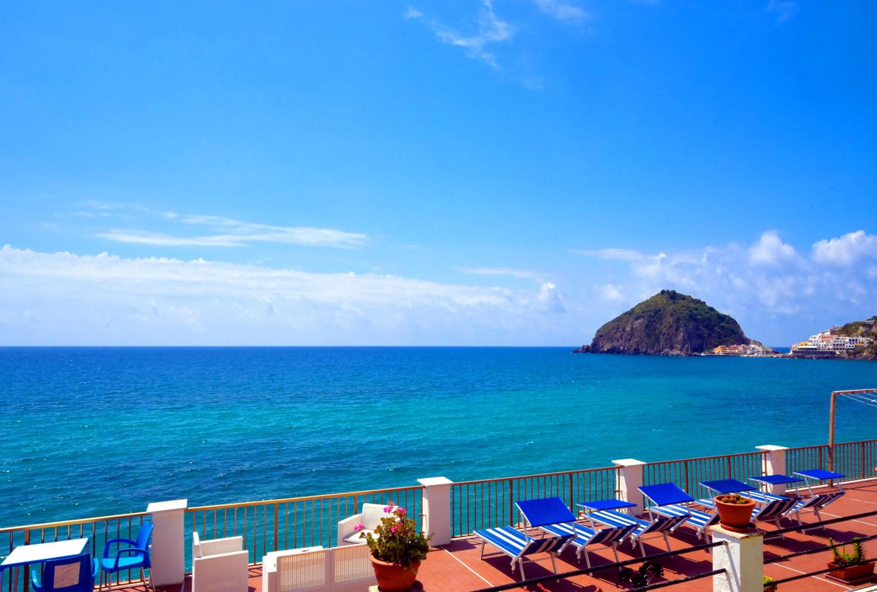 Facade/entrance in Hotel Regina del Mare