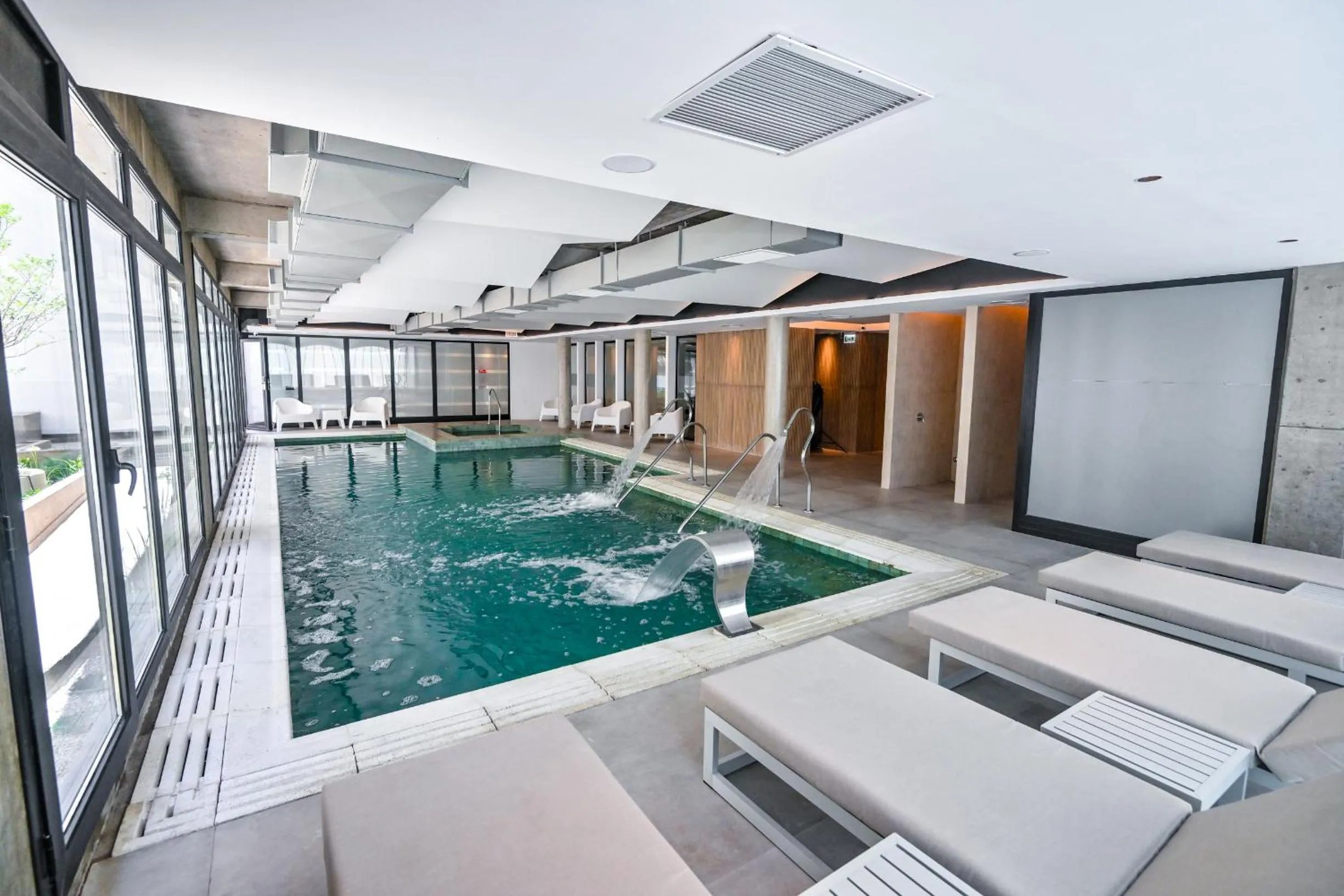 Swimming pool in Hotel Denver Mar del Plata