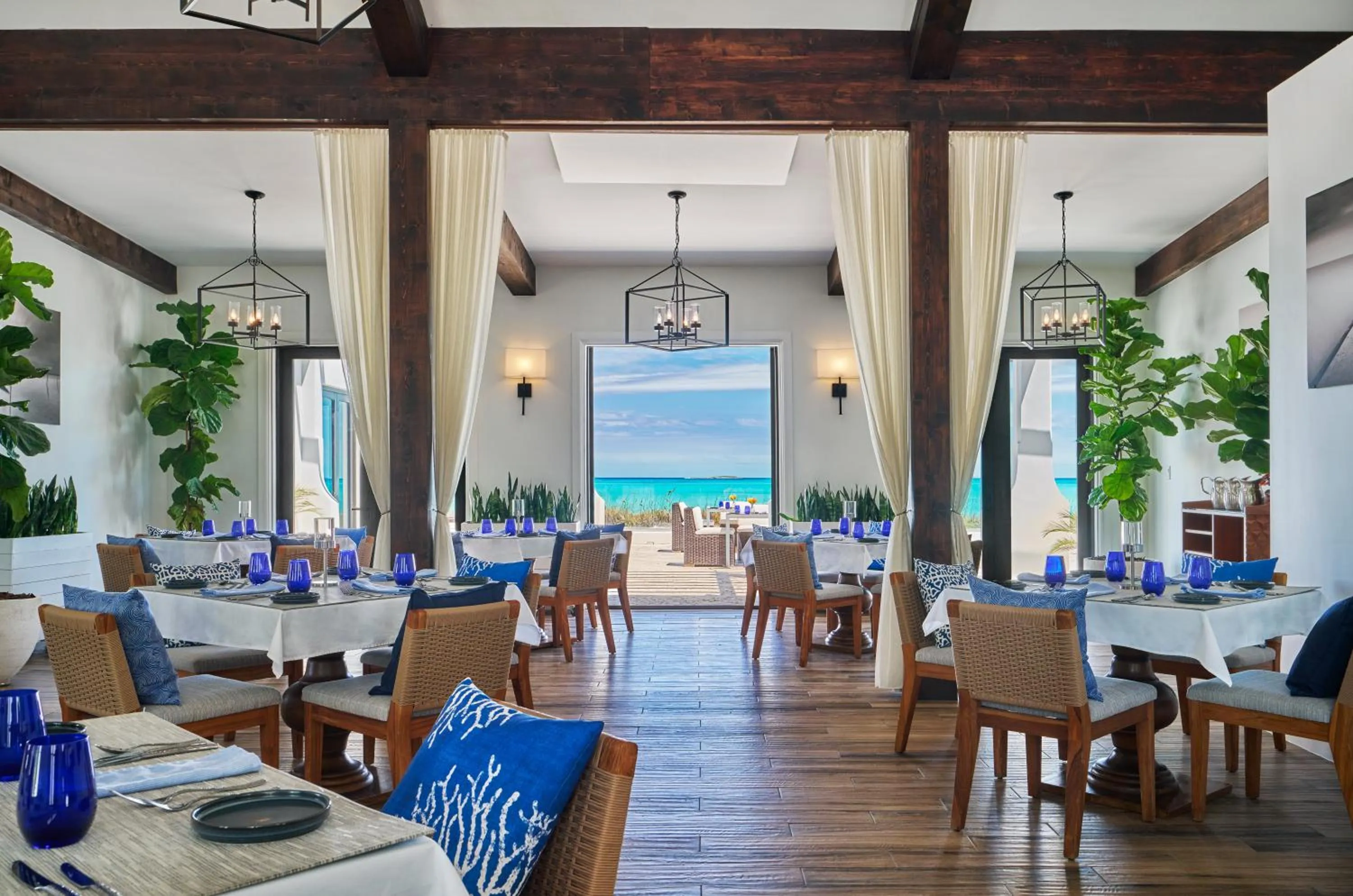 Restaurant/places to eat in Grand Isle Resort & Residences