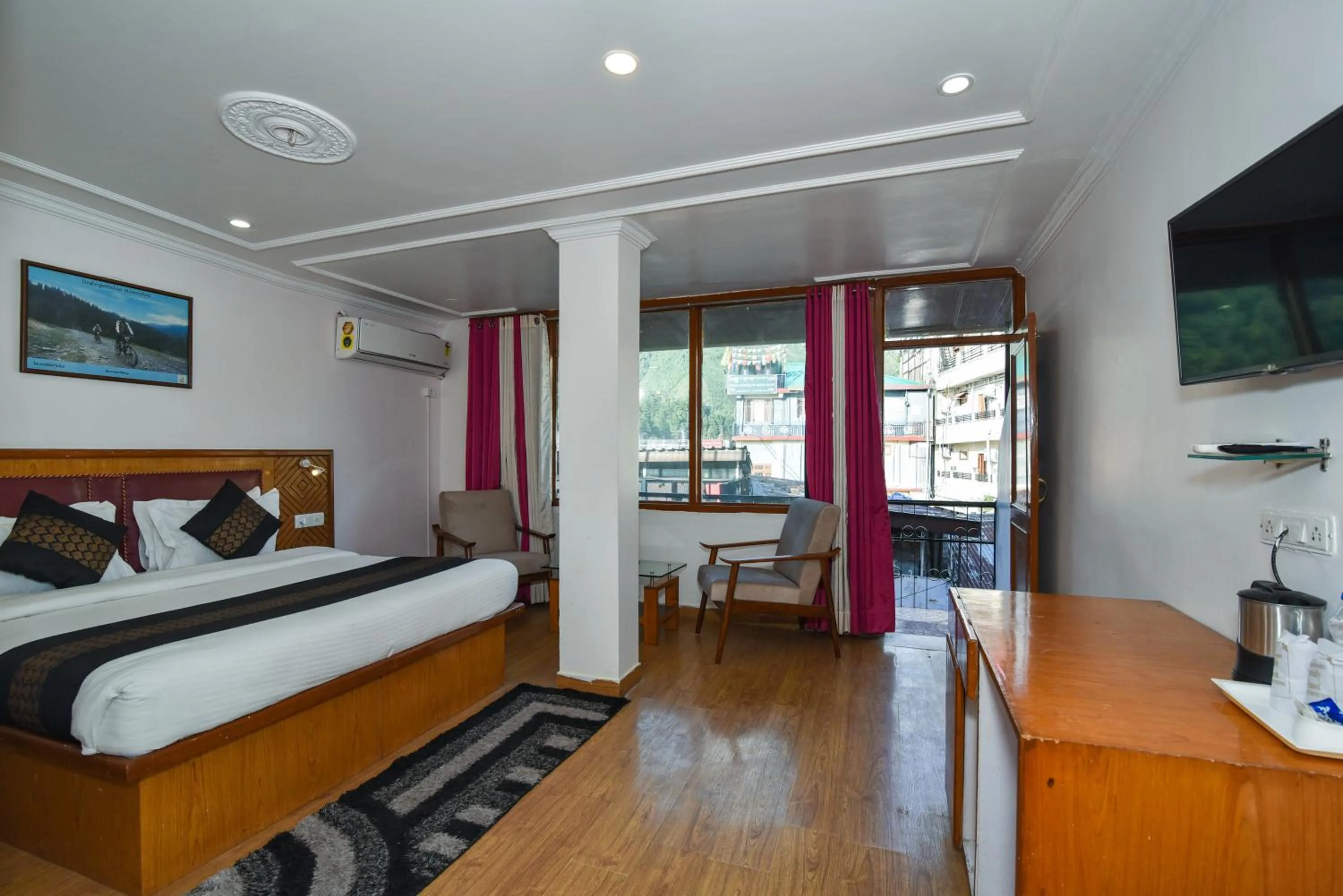 Photo of the whole room, Bed in Hotel M AND RESORT