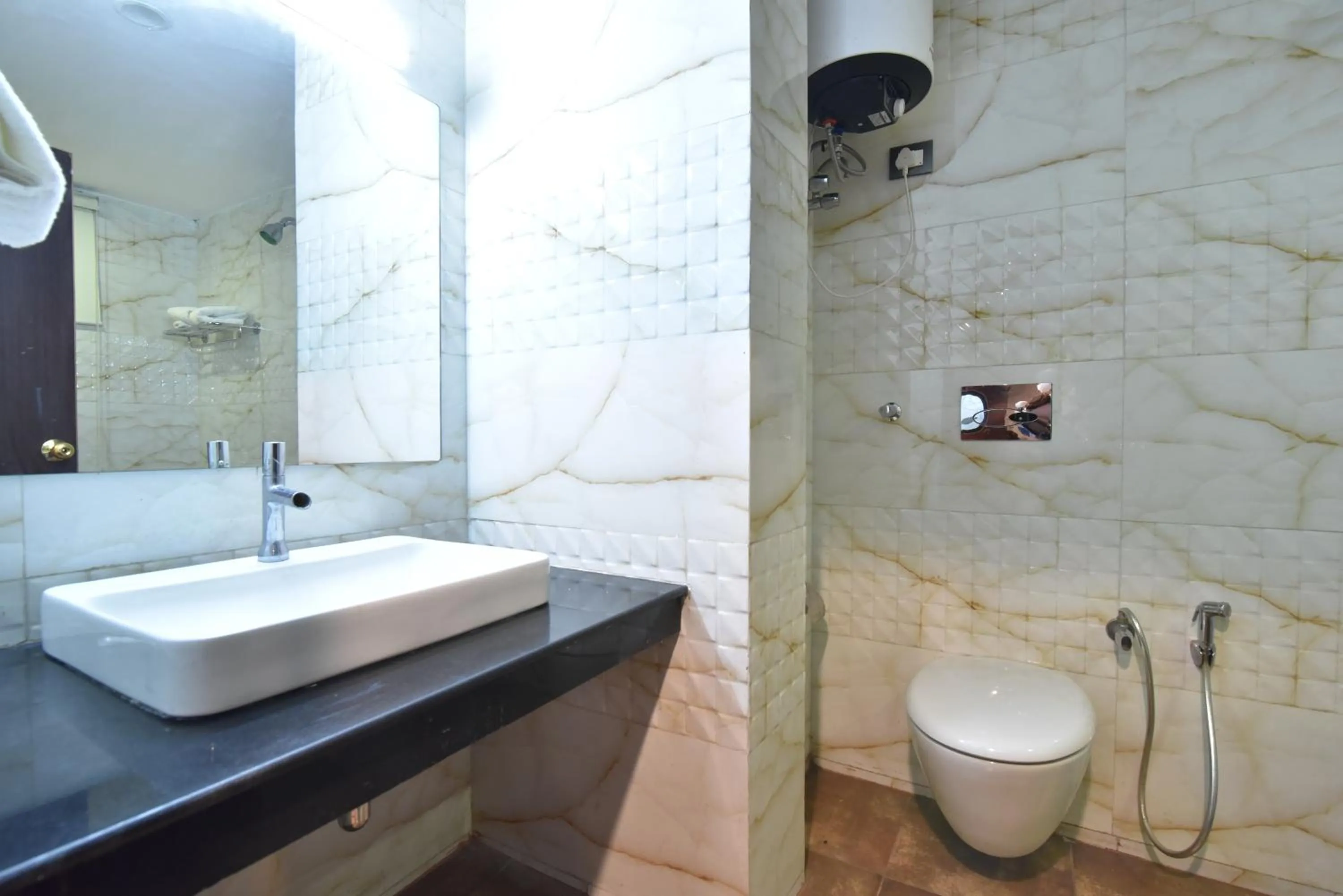 Shower in Hotel M AND RESORT