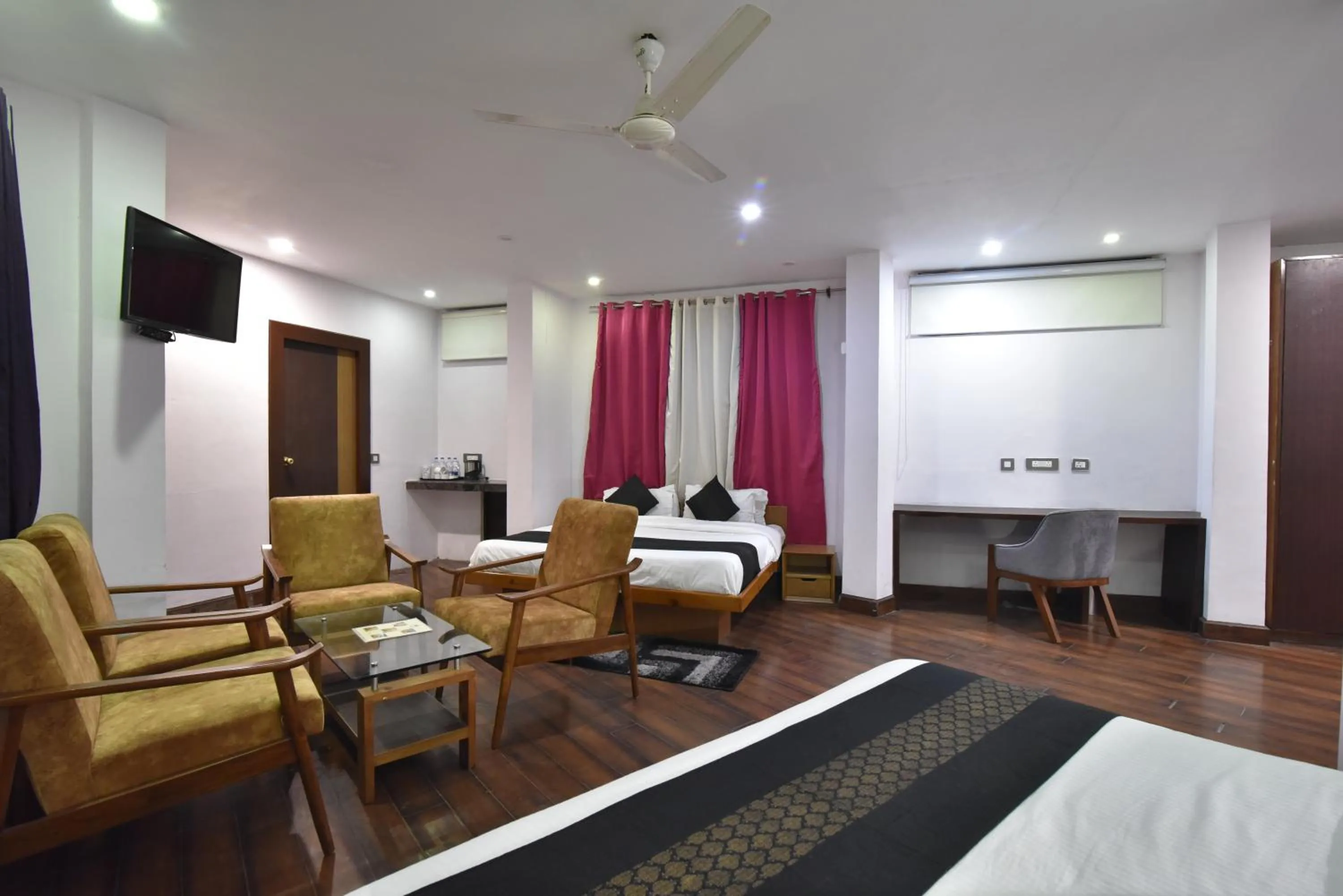 TV and multimedia in Hotel M AND RESORT