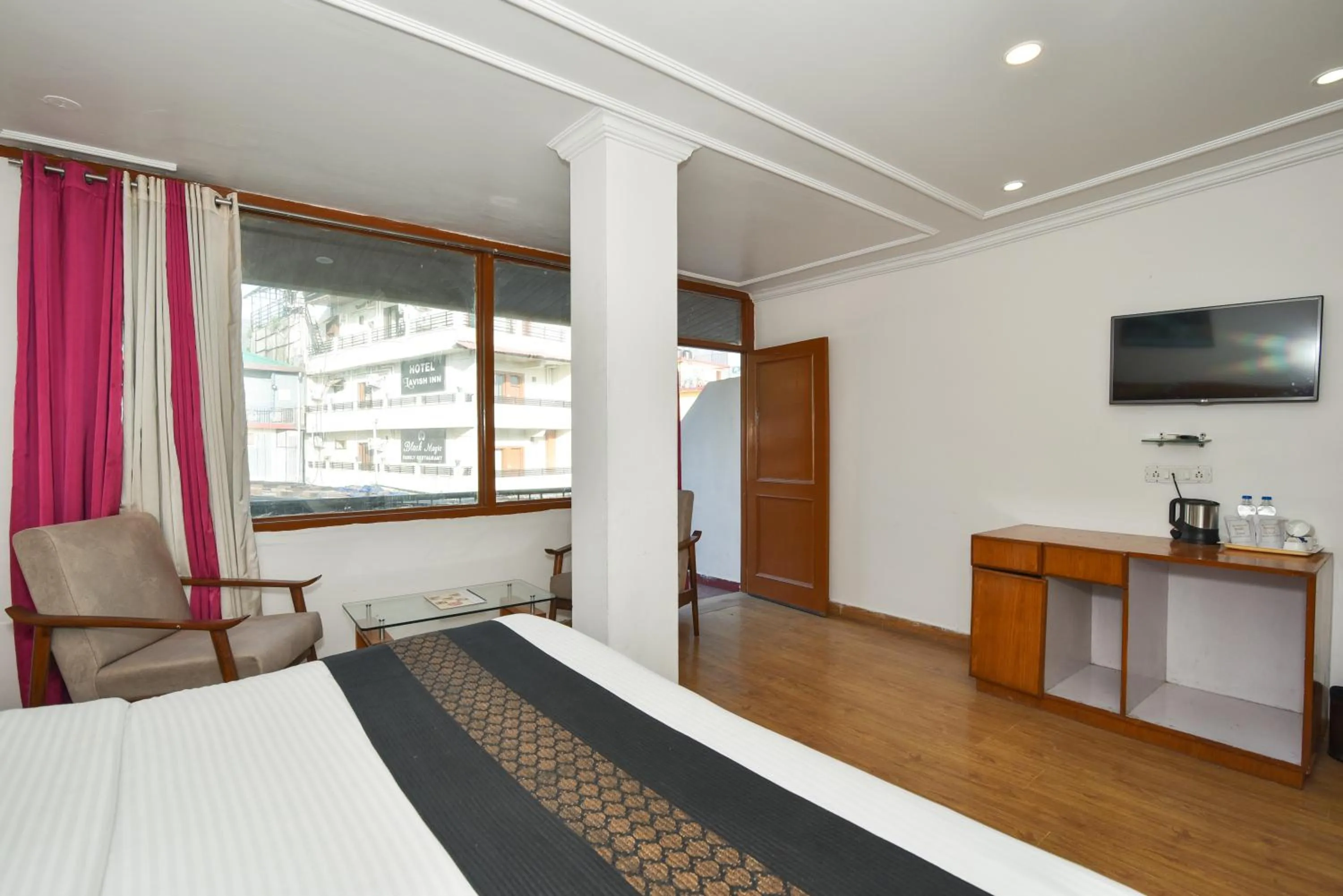 Bedroom, Bed in Hotel M AND RESORT