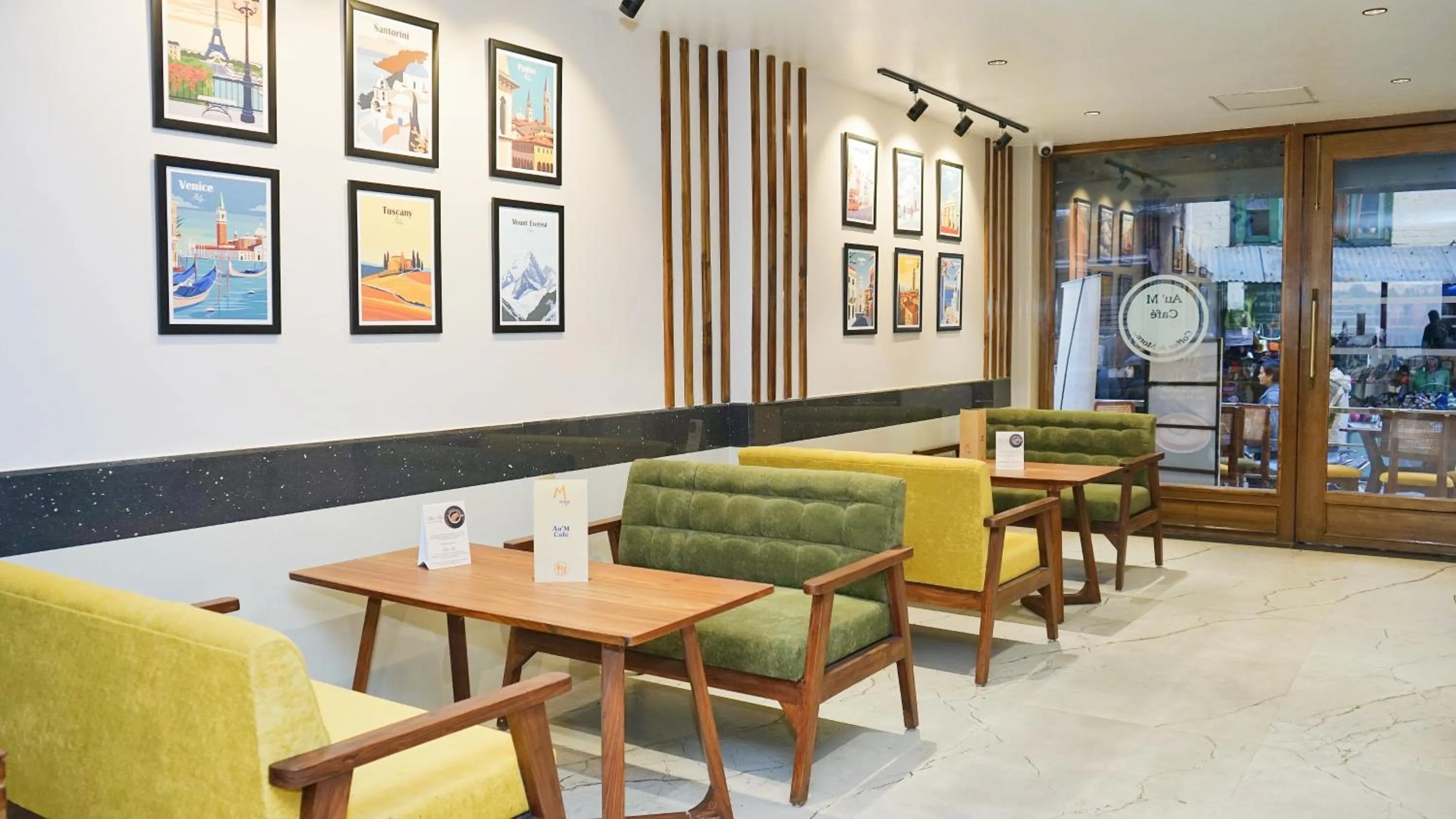 Restaurant/places to eat in Hotel M AND RESORT